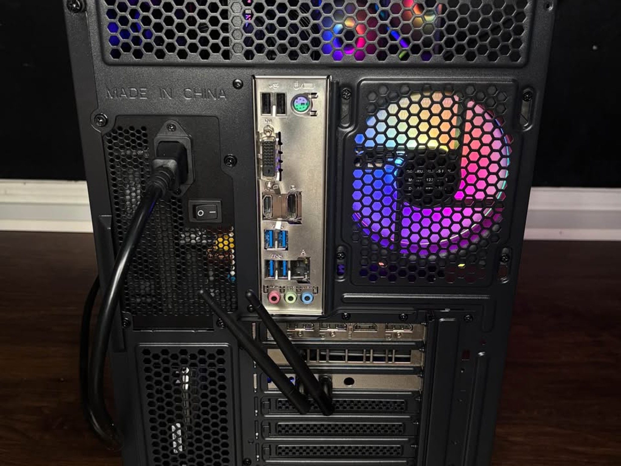 Black Gaming PC (GTX 1660 6GB + I5-9400F + 16GB DDR4 + SSD + HDD)