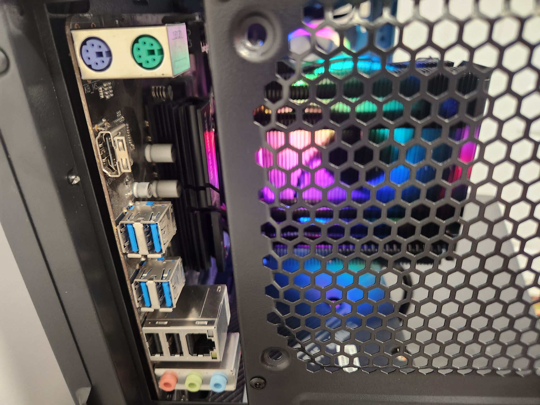 Rainbow WARRIOR II: The PERFECT budget 1080p gaming pc!!!