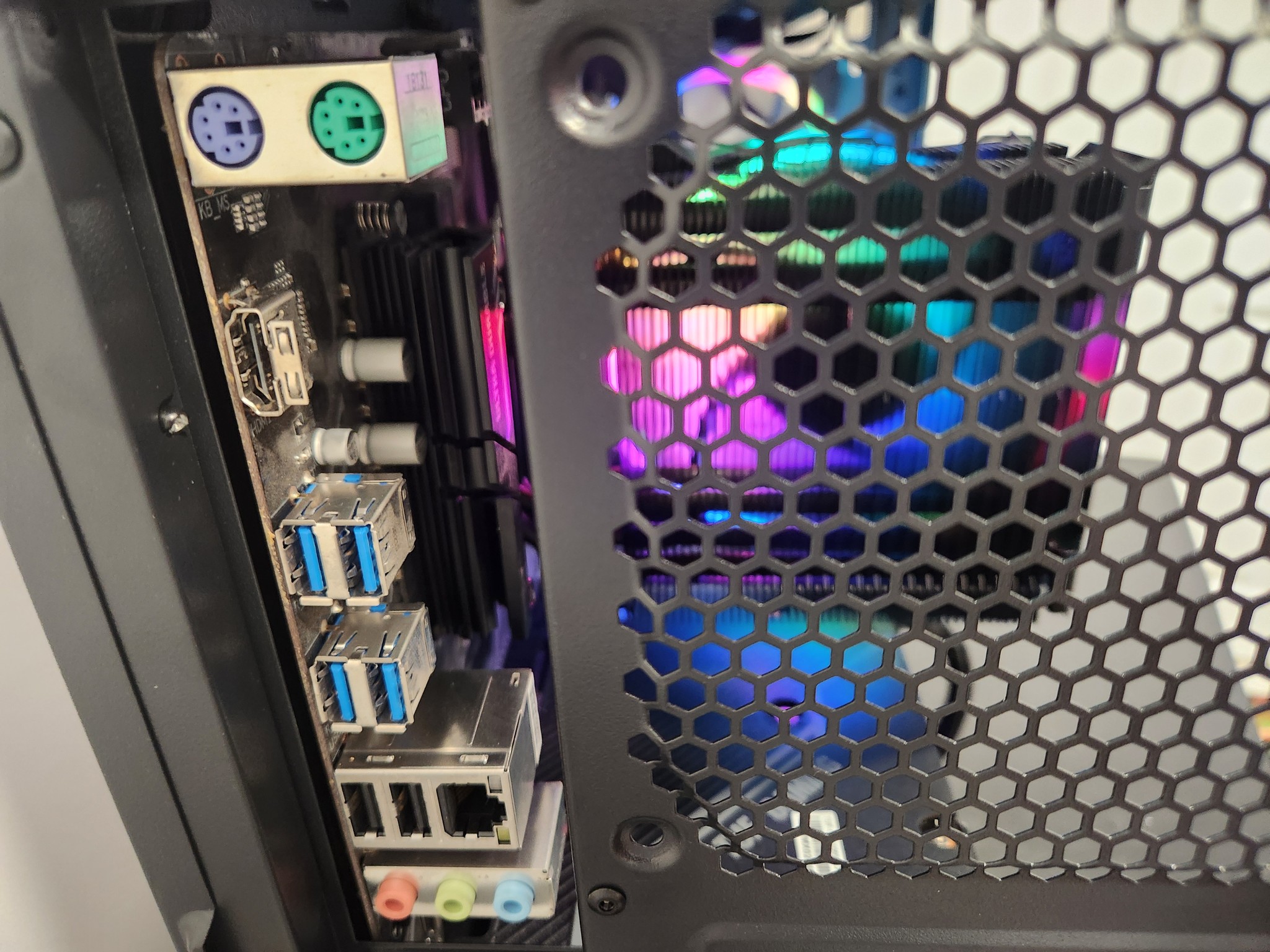 Rainbow WARRIOR II: The PERFECT budget 1080p gaming pc!!!