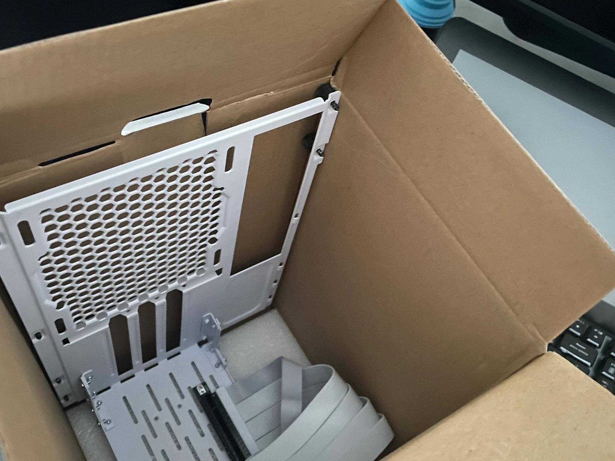 Lian li O11 dynamic mini white vertical GPU mount