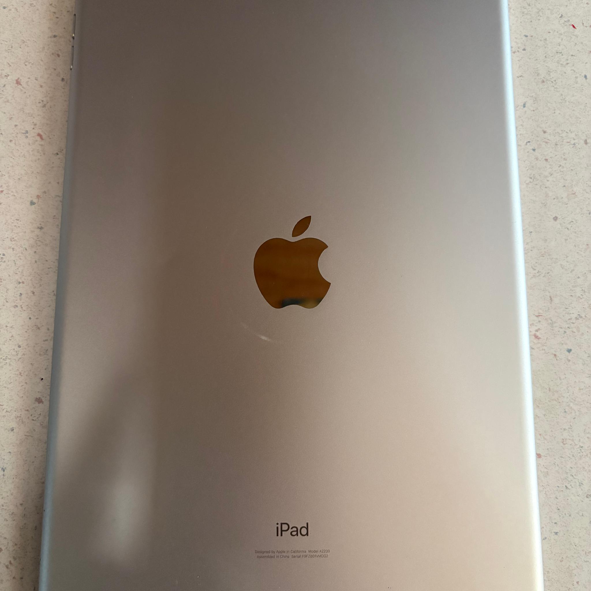 Apple iPad 7th Generation Cellular/Wifi