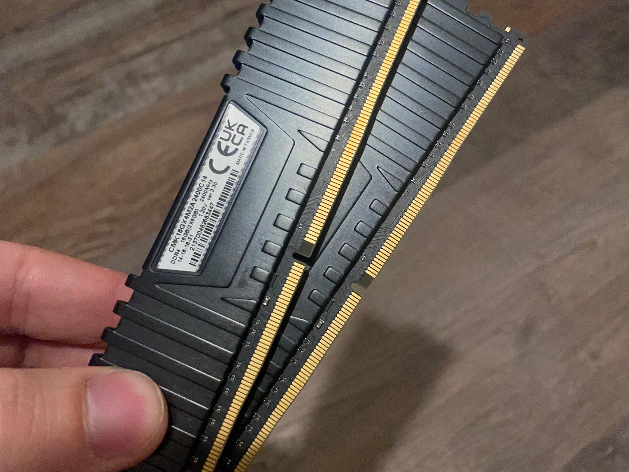 Black Corsair Vengeance DDR4 RAM