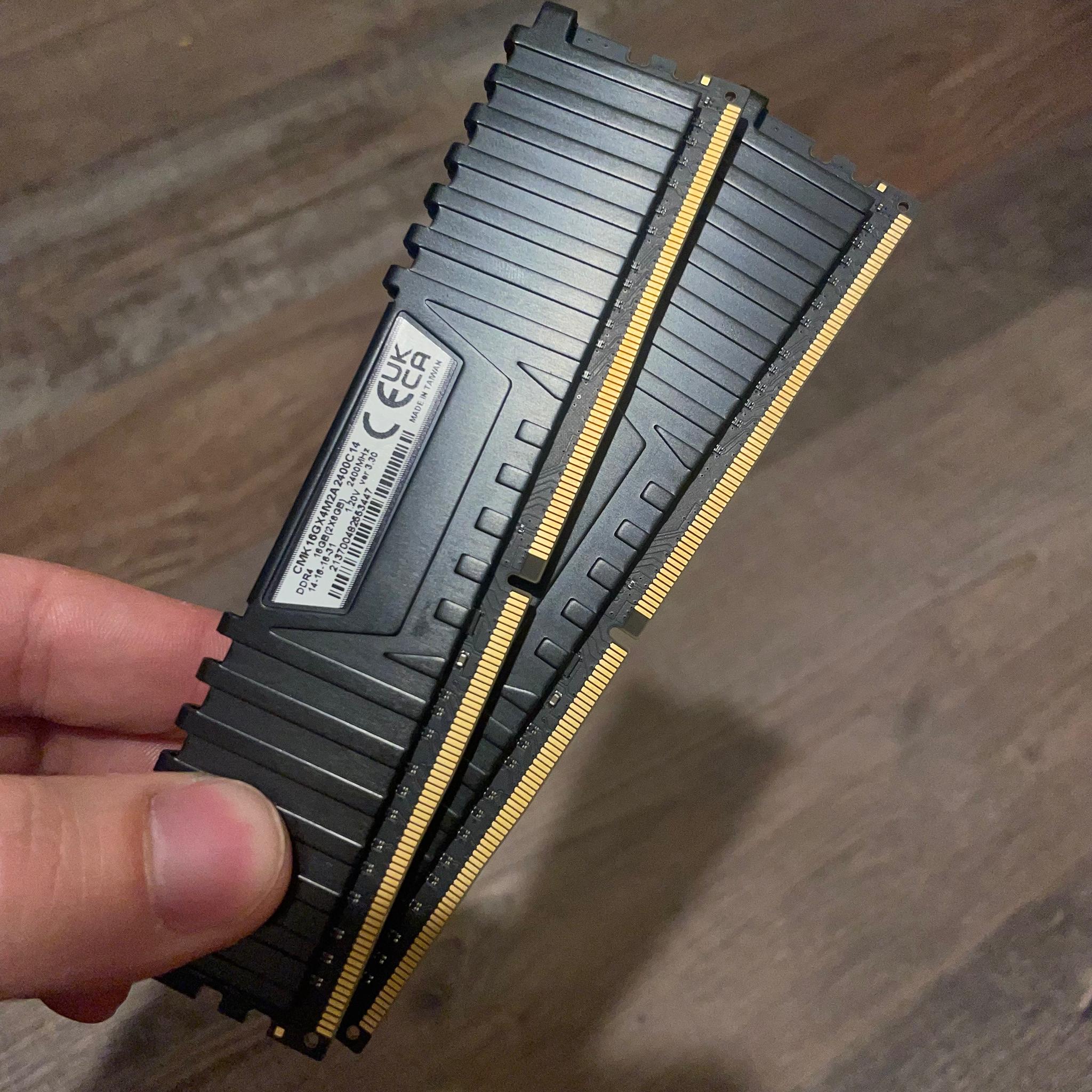 Black Corsair Vengeance DDR4 RAM