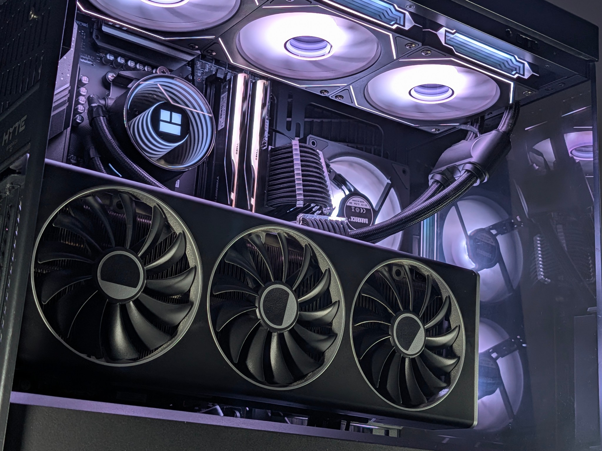 🖤🤍Ryzen 7 7800x3D/RX 7900 XT 20GB Gaming/Streaming PC🤍🖤