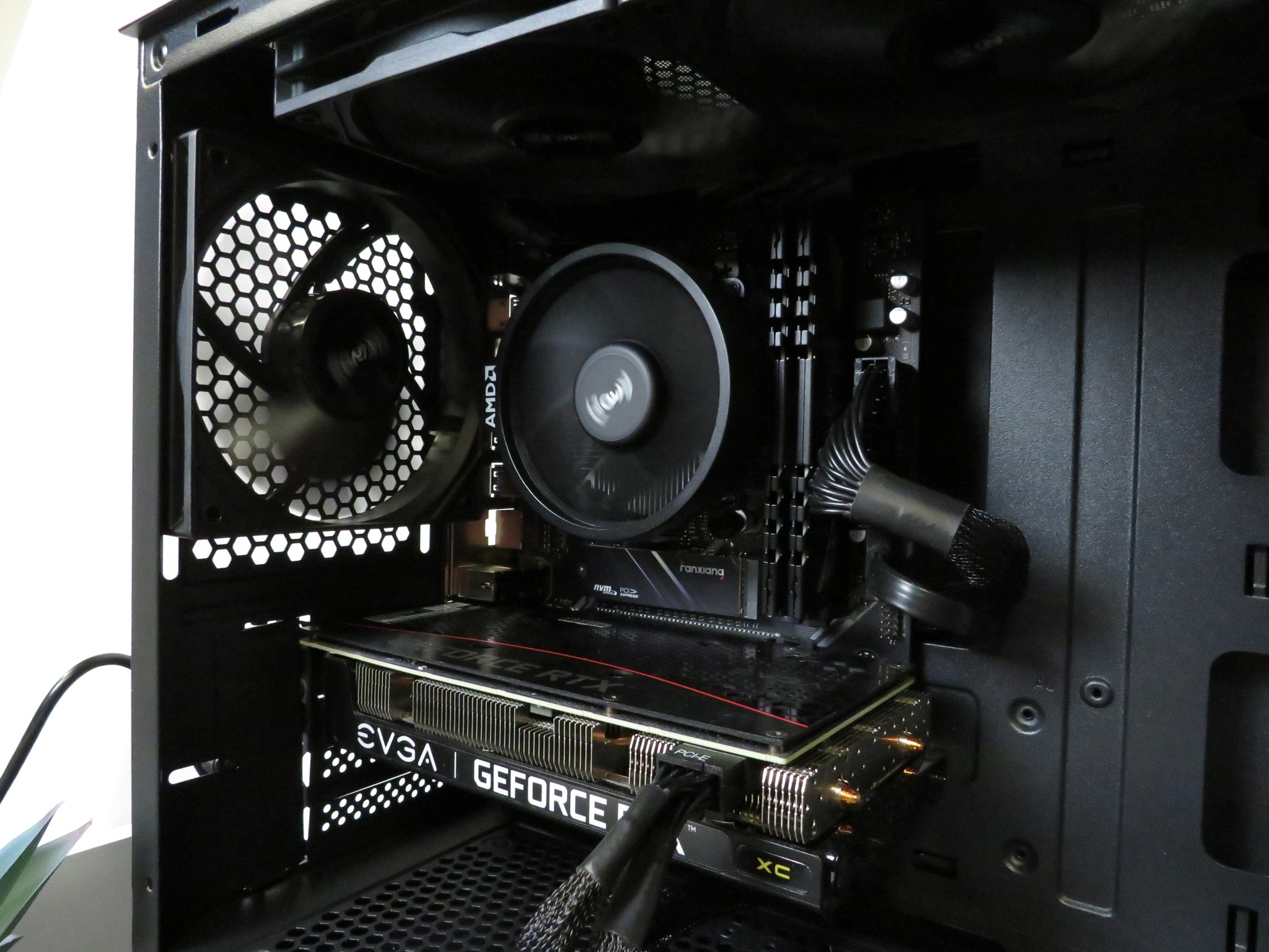 Budget starter gamer: Ryzen 5 2600 + EVGA RTX 3050 8 GB + 16 GB RAM + 1 TB NVME