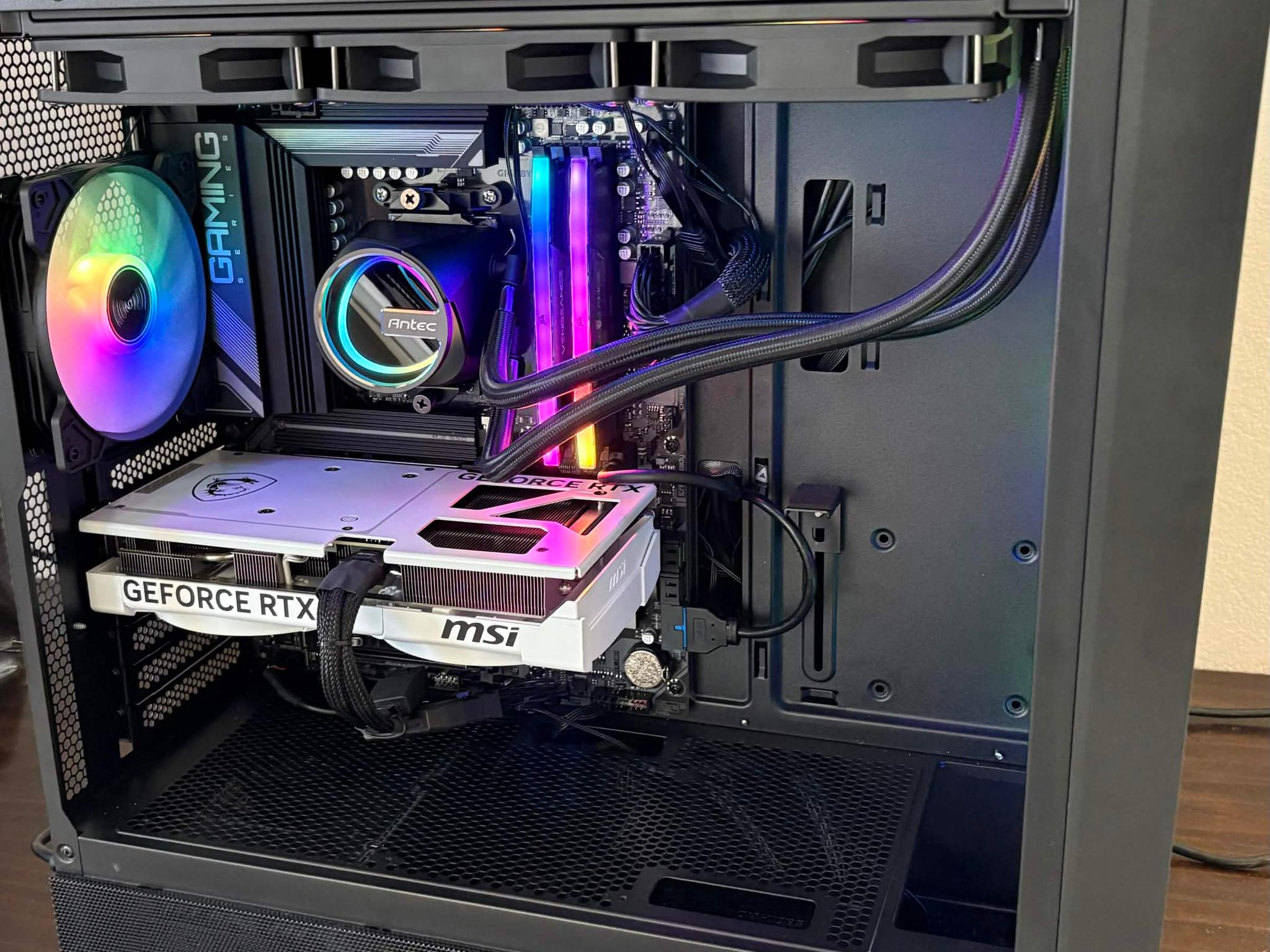 Black PC build made for 1440p Gaming