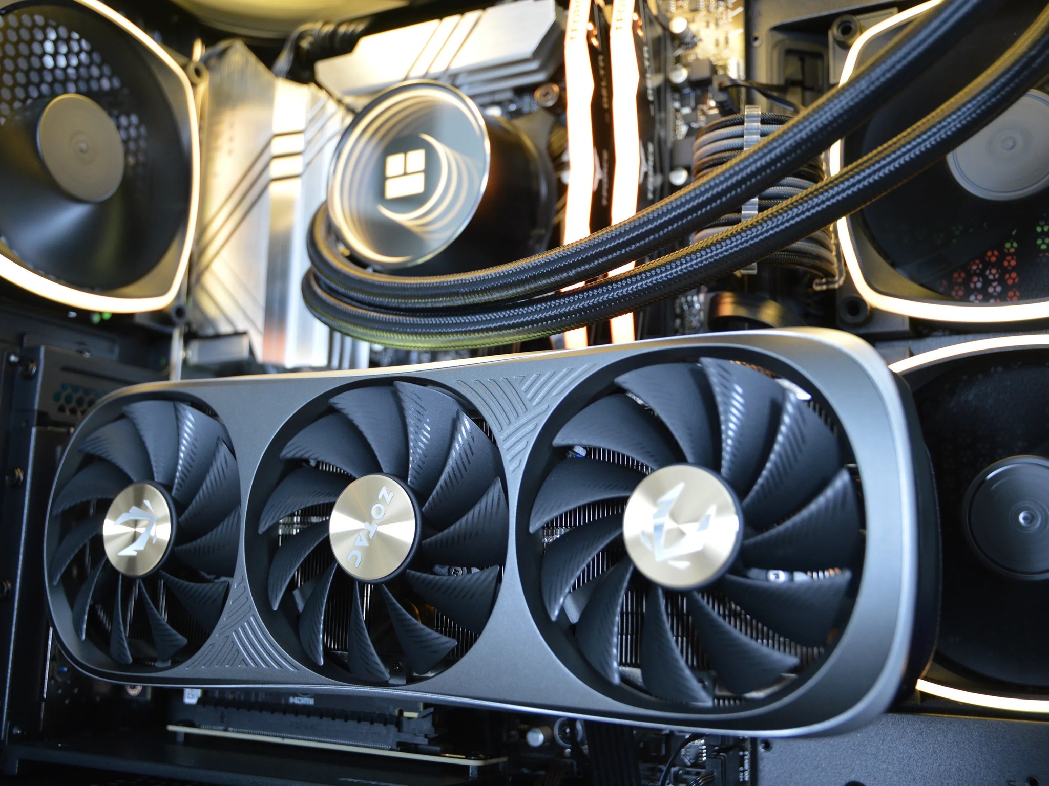🏆👑| RTX 4070Ti 12GB| INTEL i9-13900K | 32 GB DDR5 RAM | 2TB NVME SSD | Golden Bling |