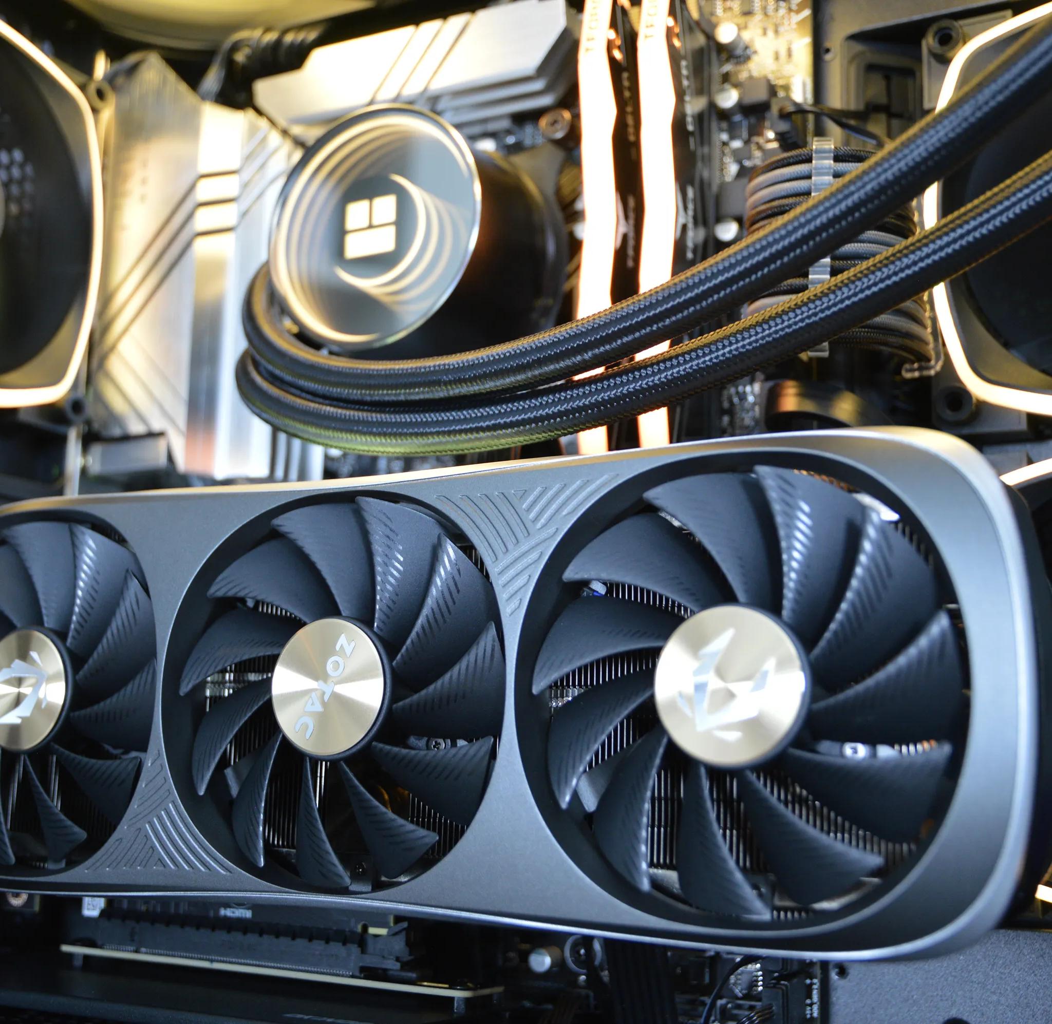 🏆👑| RTX 4070Ti 12GB| INTEL i9-13900K | 32 GB DDR5 RAM | 2TB NVME SSD | Golden Bling |