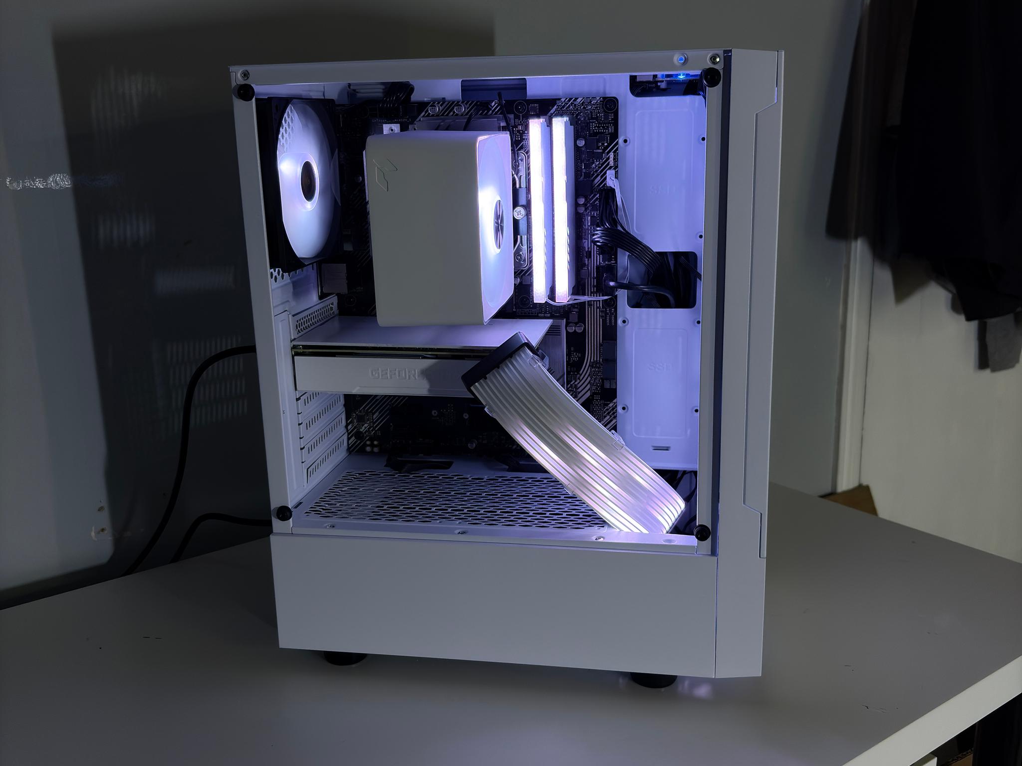 White Gaming PC | i7 + RTX 2060 Super | 16GB 3200MHz | Ready to Play