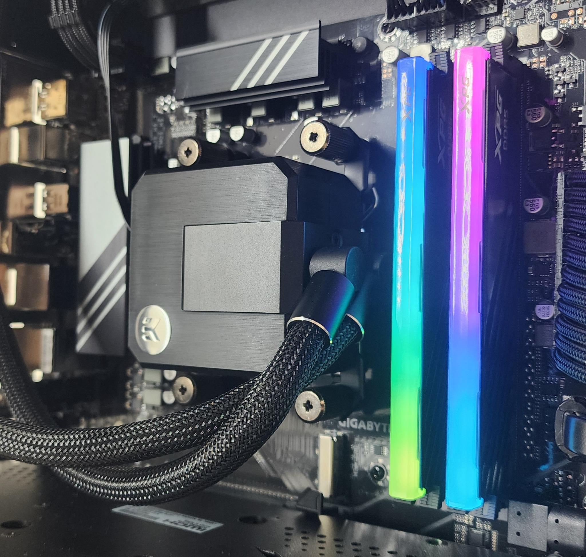 Gaming PC Ryzen 7 7800X3D 32GB RAM 1TB SSD RX 7800 XT 16GB Windows 11 PC
