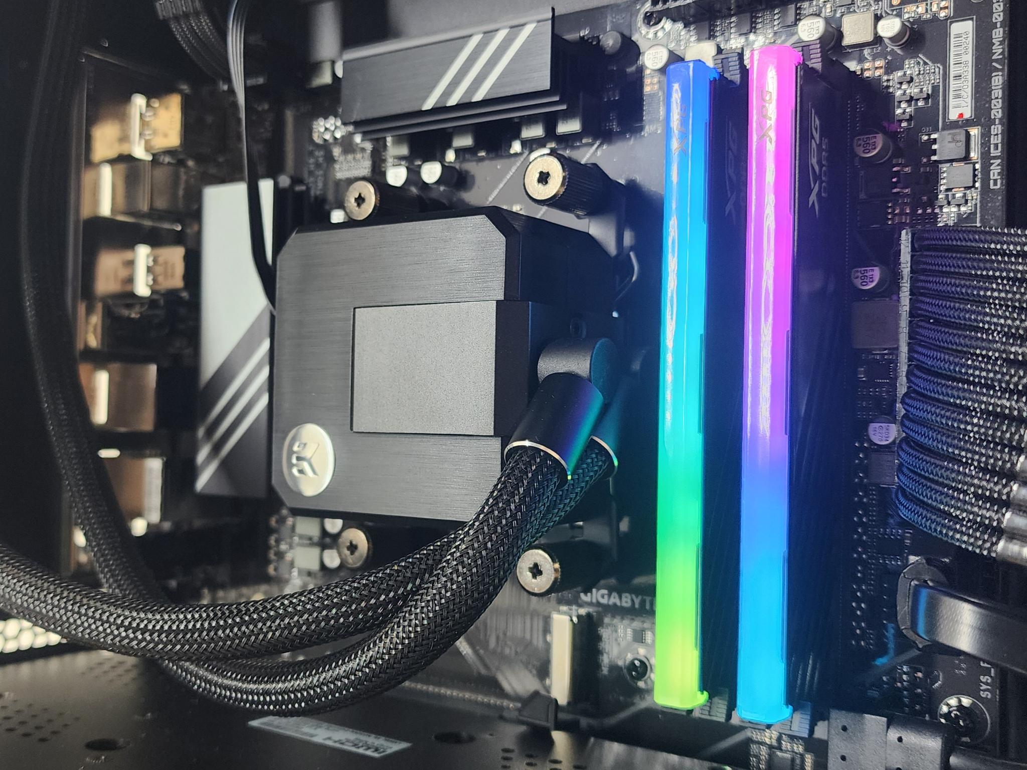 Gaming PC Ryzen 7 7800X3D 32GB RAM 1TB SSD RX 7800 XT 16GB Windows 11 PC
