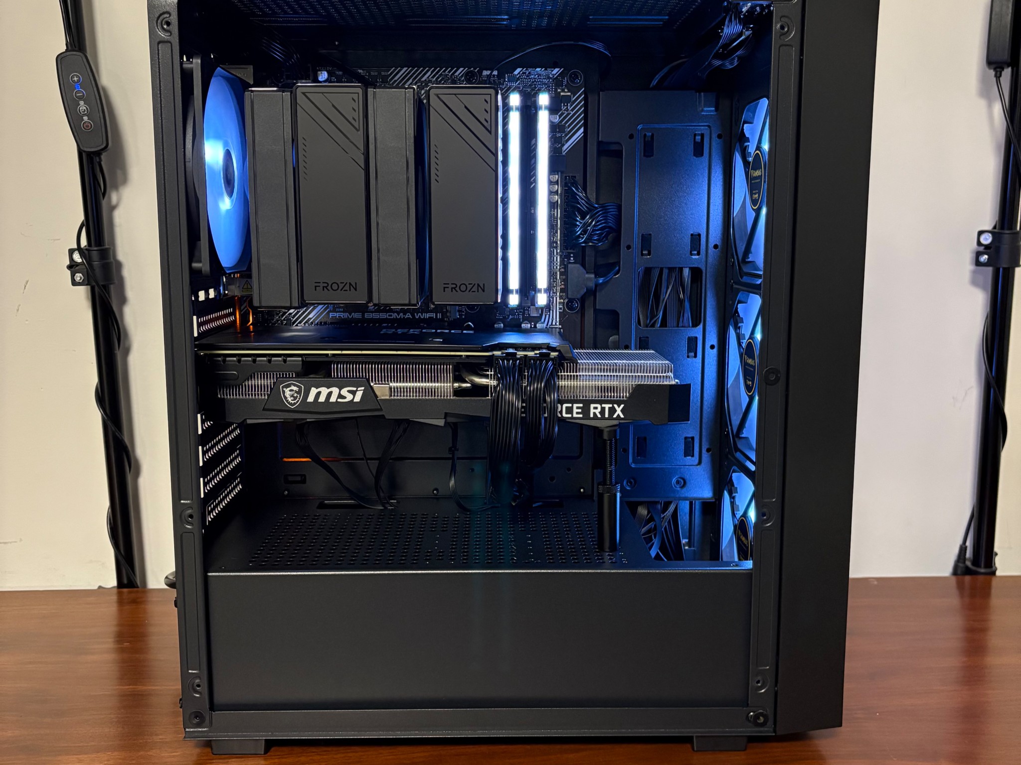 RTX 3070 | Ryzen 9 5900X | 32GB DDR4 | 1TB SSD | 700W PSU | 4 x Fans