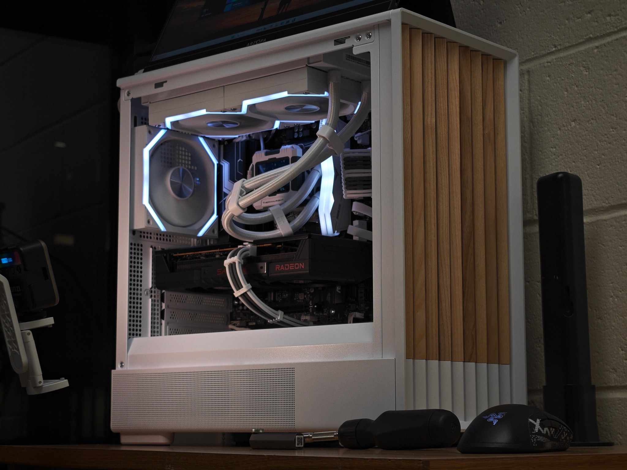 1440P/1080P Gaming PC | Ryzen 7 7800X3D, RX 9060 XT 16GB, 32GB DDR5, 1TB Gen4 NVMe, 2.4" LCD