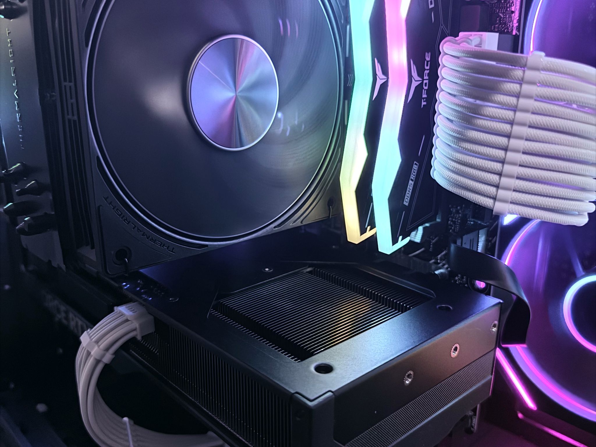 ⚫️"Spectral Mirage"🌈 | 1440p Gaming | Ryzen 7 7800X3D | RTX 4070 Super | 32GB DDR5 | 2TB SSD