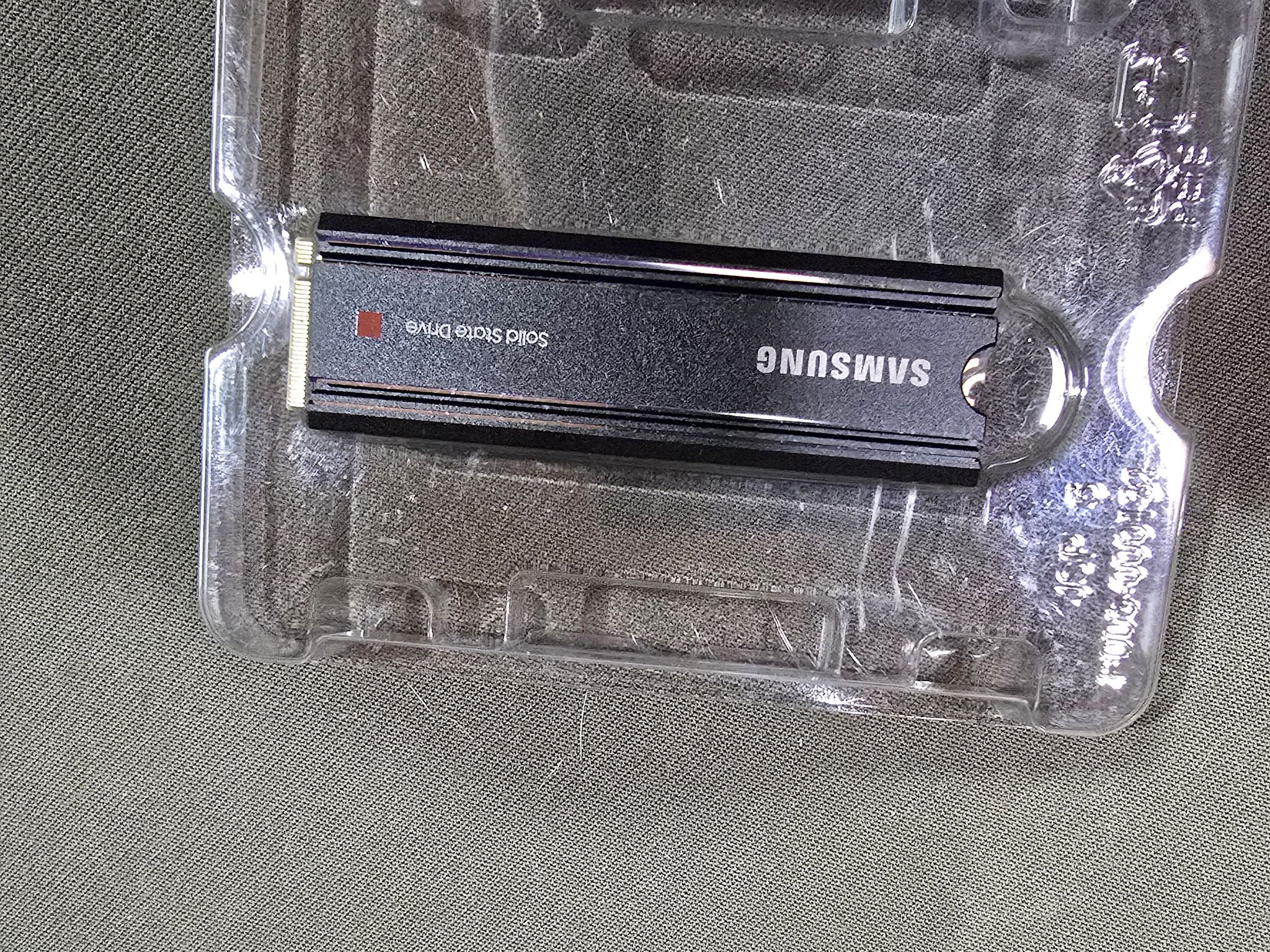 SAMSUNG 980 PRO SSD with Heatsink 1TB PCIe Gen 4 NVMe M.2 Internal Solid State Drive