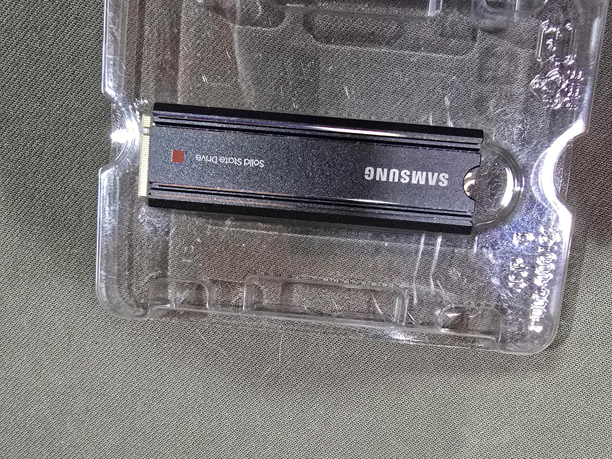 SAMSUNG 980 PRO SSD with Heatsink 1TB PCIe Gen 4 NVMe M.2 Internal Solid State Drive