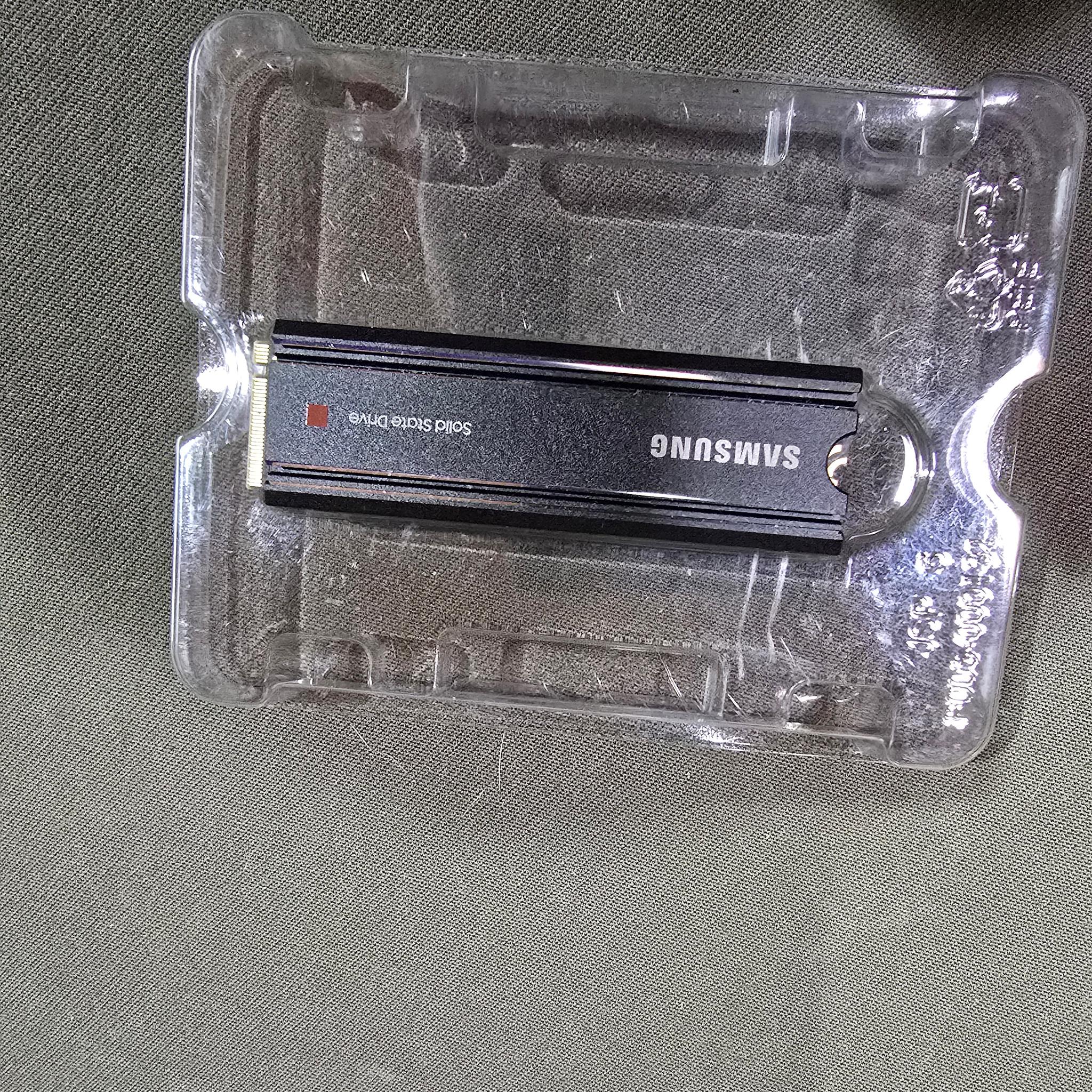 SAMSUNG 980 PRO SSD with Heatsink 1TB PCIe Gen 4 NVMe M.2 Internal Solid State Drive