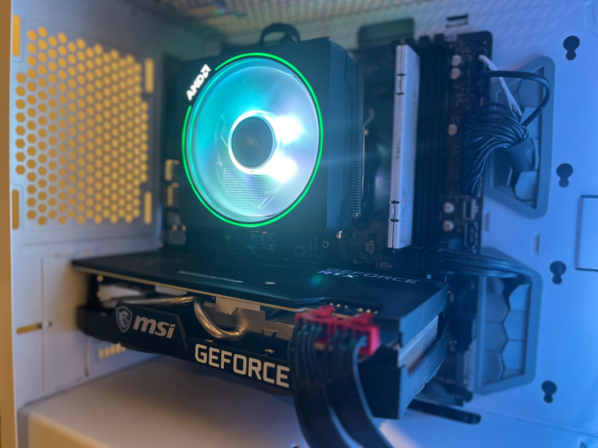 Ryzen 7 7700 | RTX 3060 Ti  |1080/1440p BEAST ⚪️🐺Gaming/Creator Pc