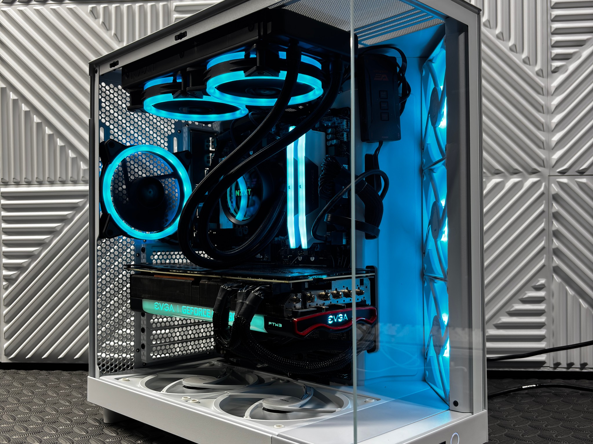 White RGB Gaming PC | RTX 3080 FTW3 Ultra | Ryzen 5 7600 | 32GB DDR5 | NZXT H6 Flow