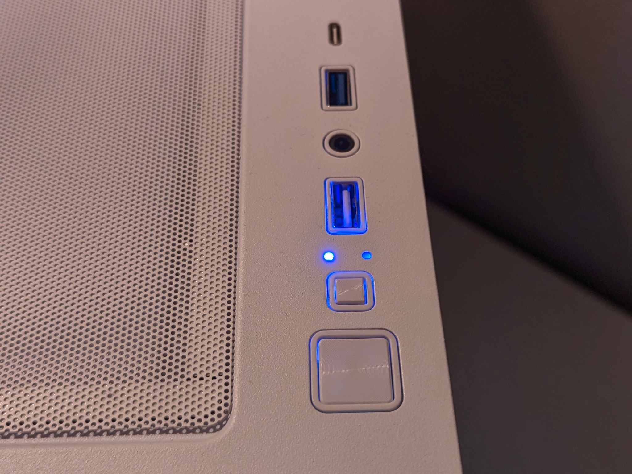 Copy of ⚡ High-End White Gaming PC | Ryzen 7 7800X3D |RX 9070XT 16GB| 32gb DDR5 | 2TB SSD| 360MM ...
