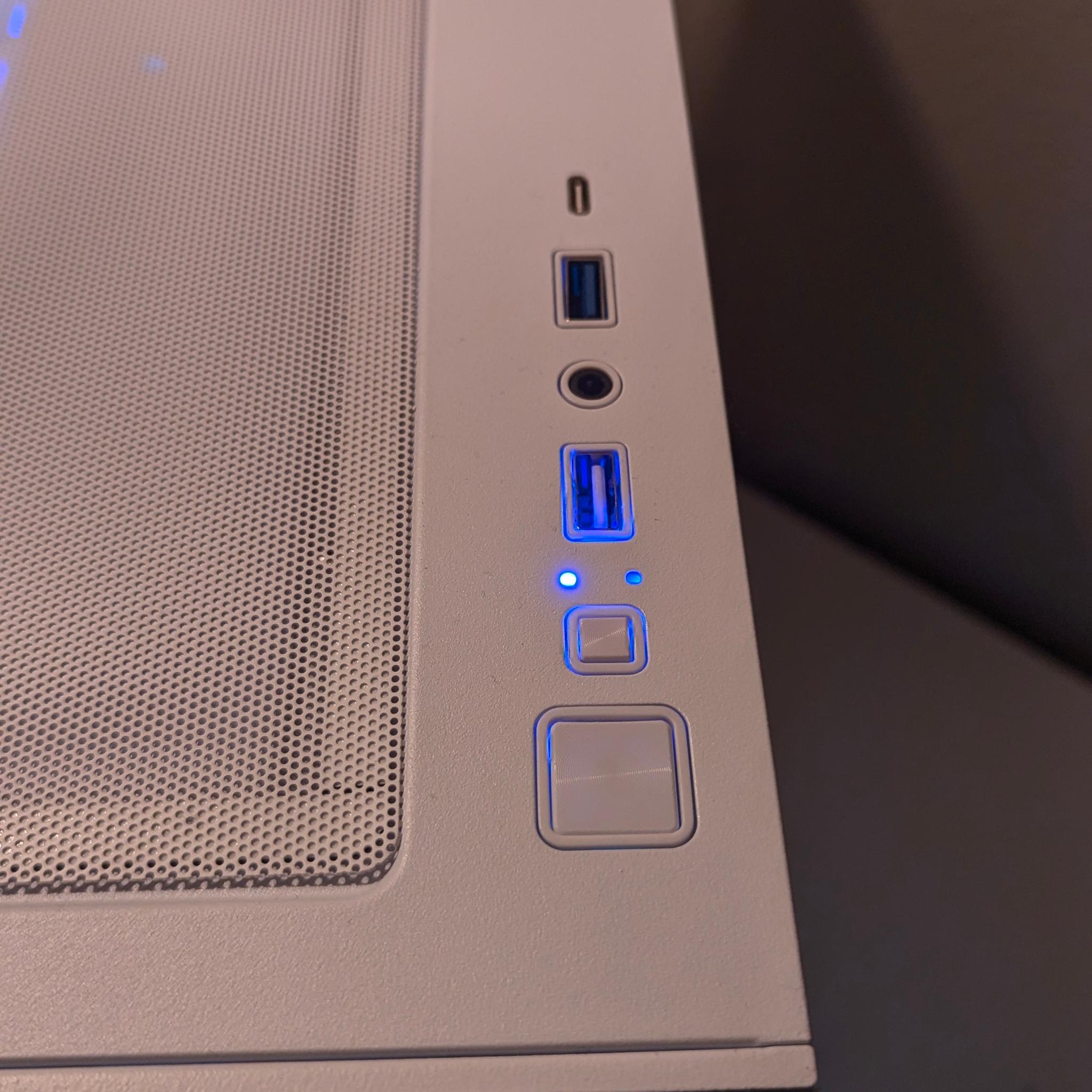 Copy of ⚡ High-End White Gaming PC | Ryzen 7 7800X3D |RX 9070XT 16GB| 32gb DDR5 | 2TB SSD| 360MM ...