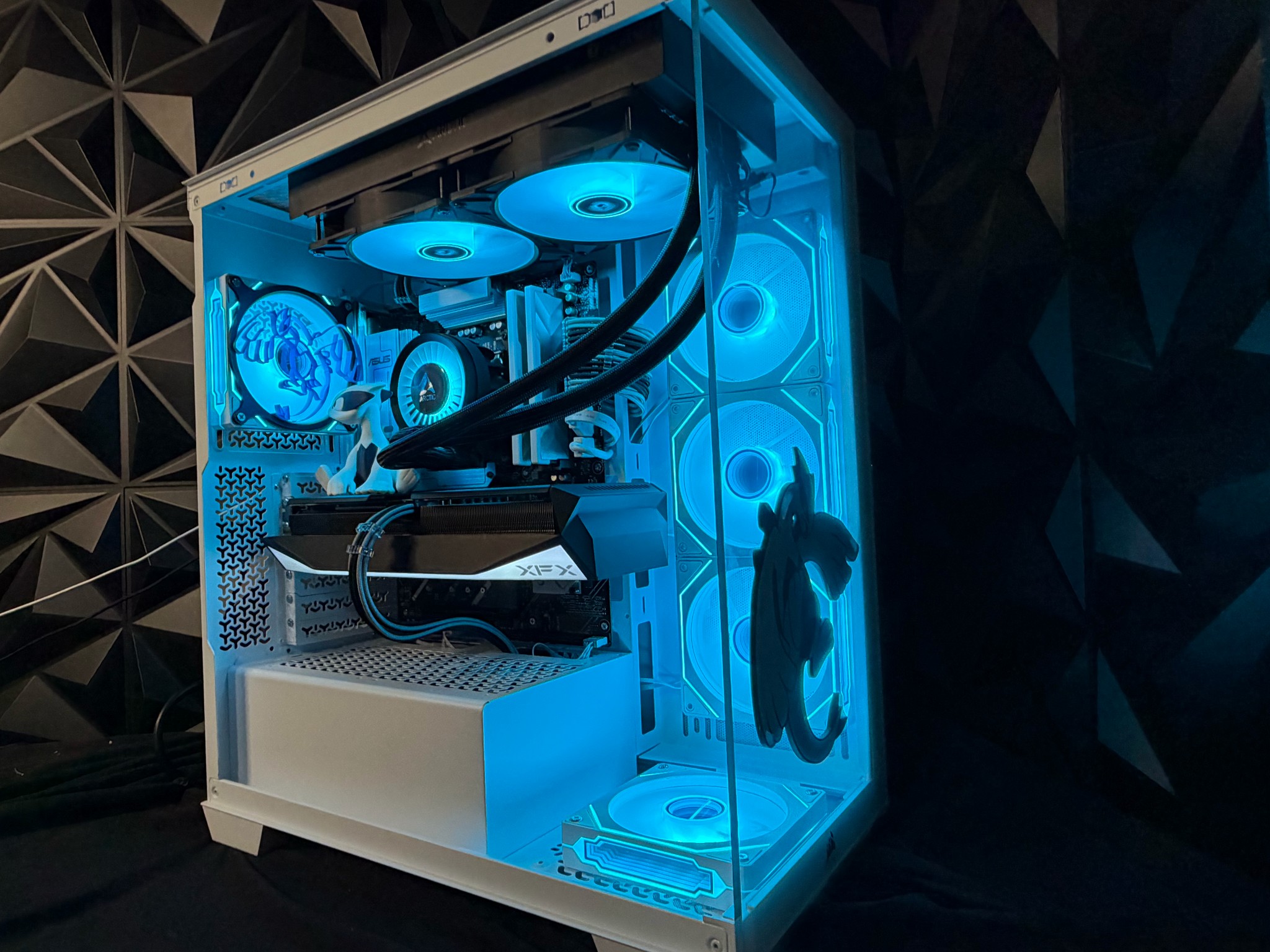 🌪️☁️ The Sky Tempest ☁️🌪️ Ryzen 5 7600X3D| RX 9060XT 16 GB| 32 GB DDR5| 2 TB NVMe