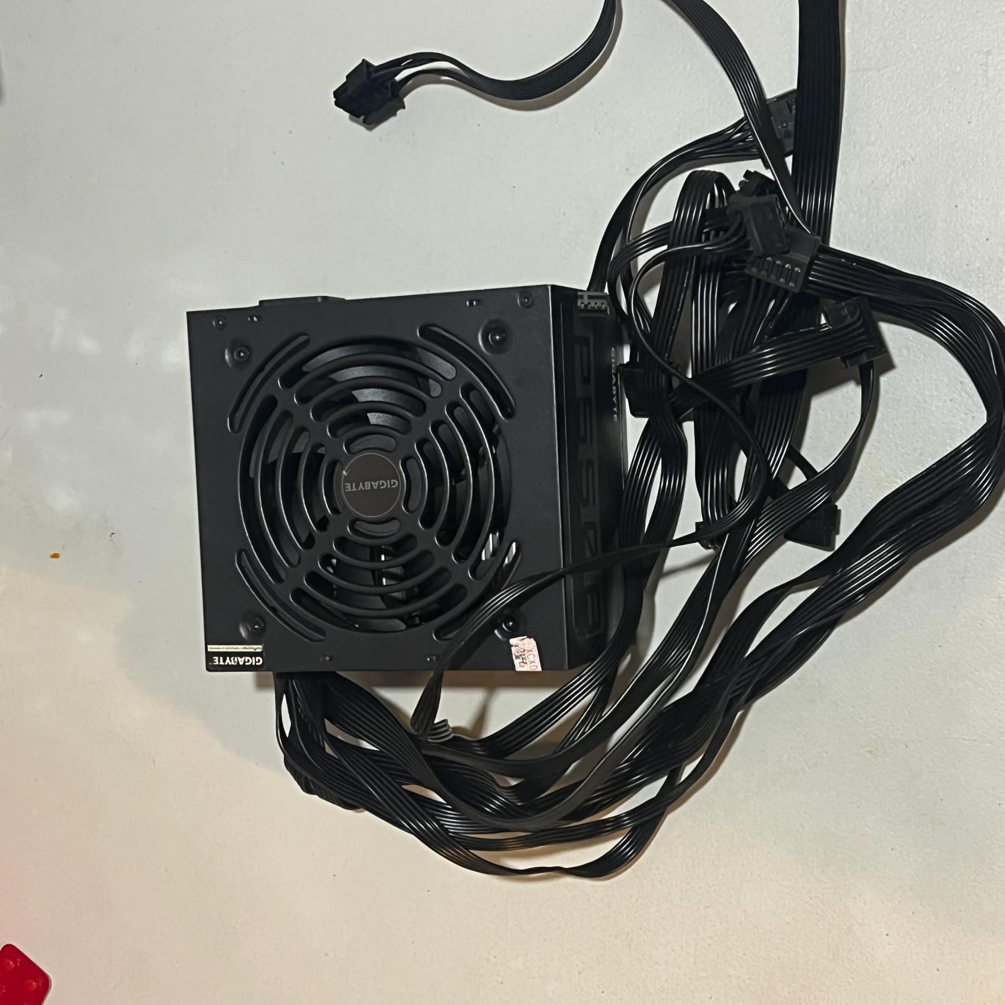 Gigabyte P550b 80 PLUS Bronze certified