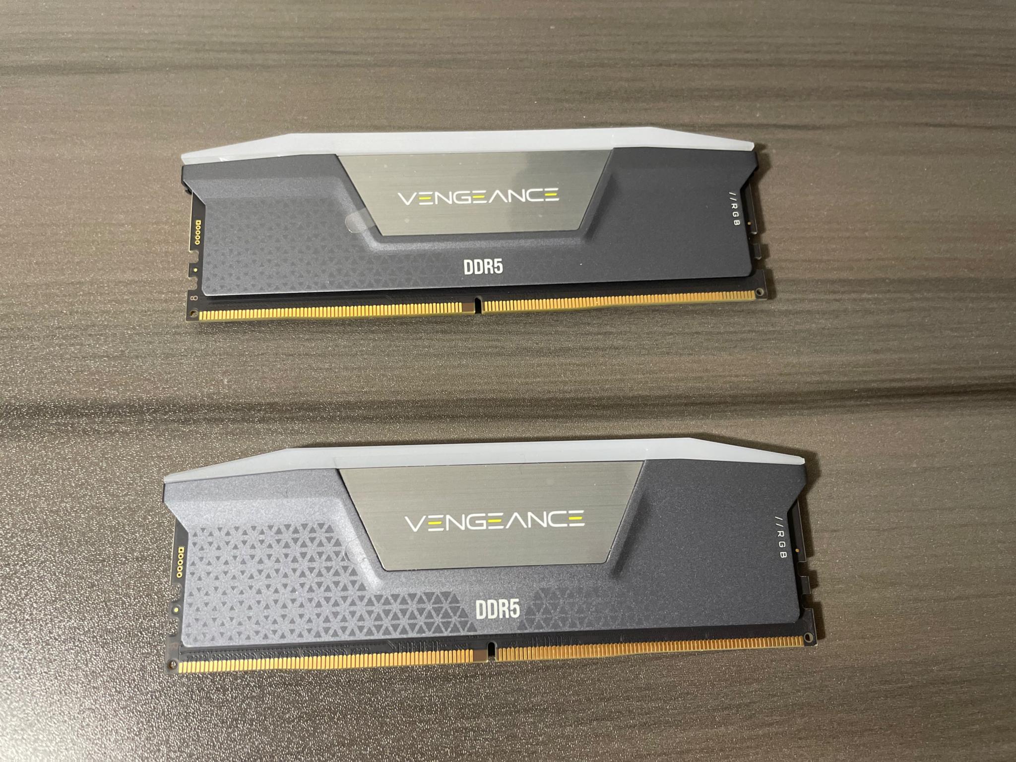 LIKE NEW Corsair Vengeance RGB DDR5 32GB (2x16GB) 6000Mhz CL36