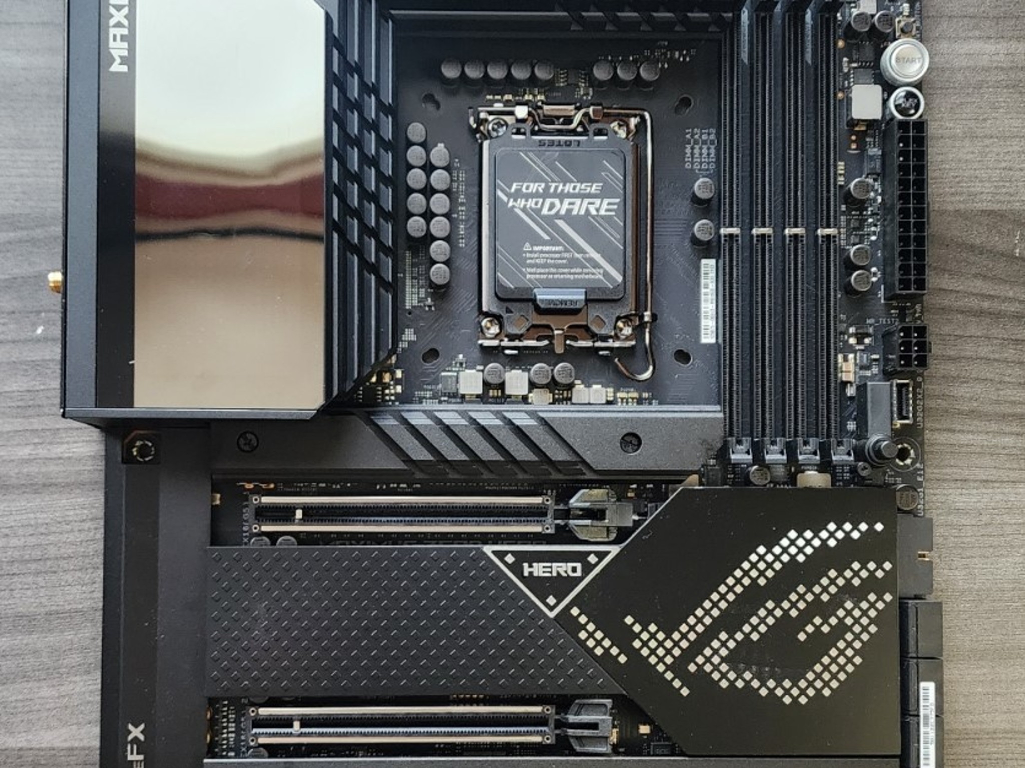 i9-13900k + ASUS Hero Z690 ATX Mobo + 32GB 7200mhz DDR5 Combo