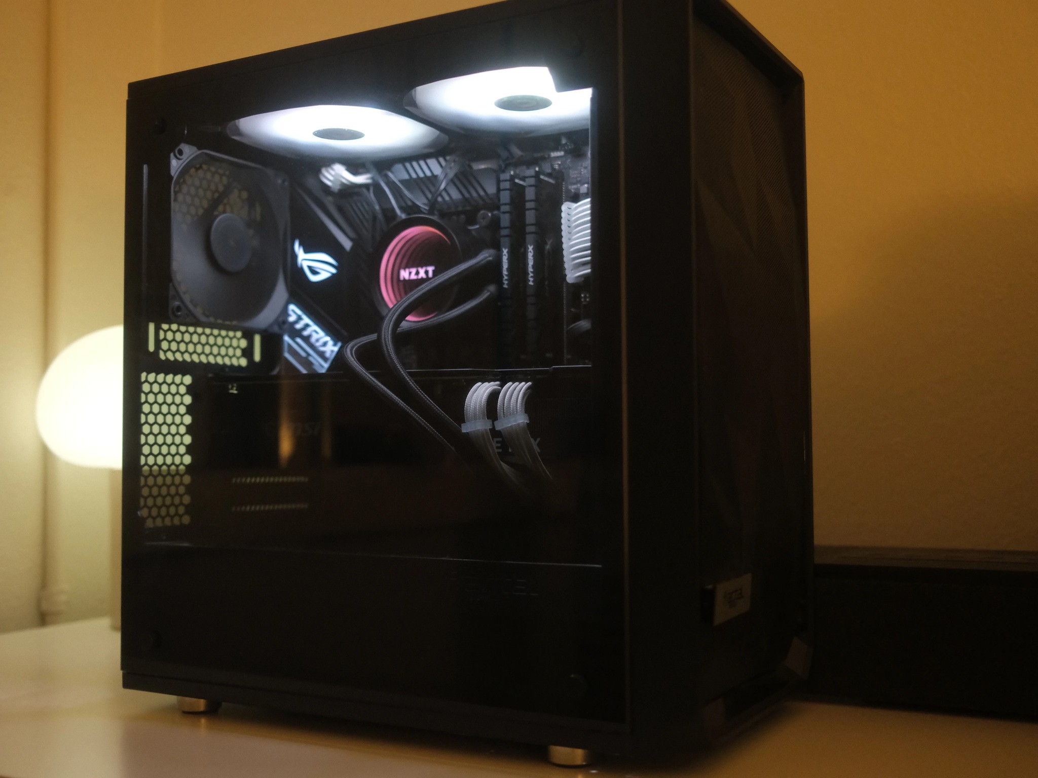 RTX 3080 | Intel I9 10900K | 32 GB DDR4 | 1 TB SSD | WiFi6 + BT