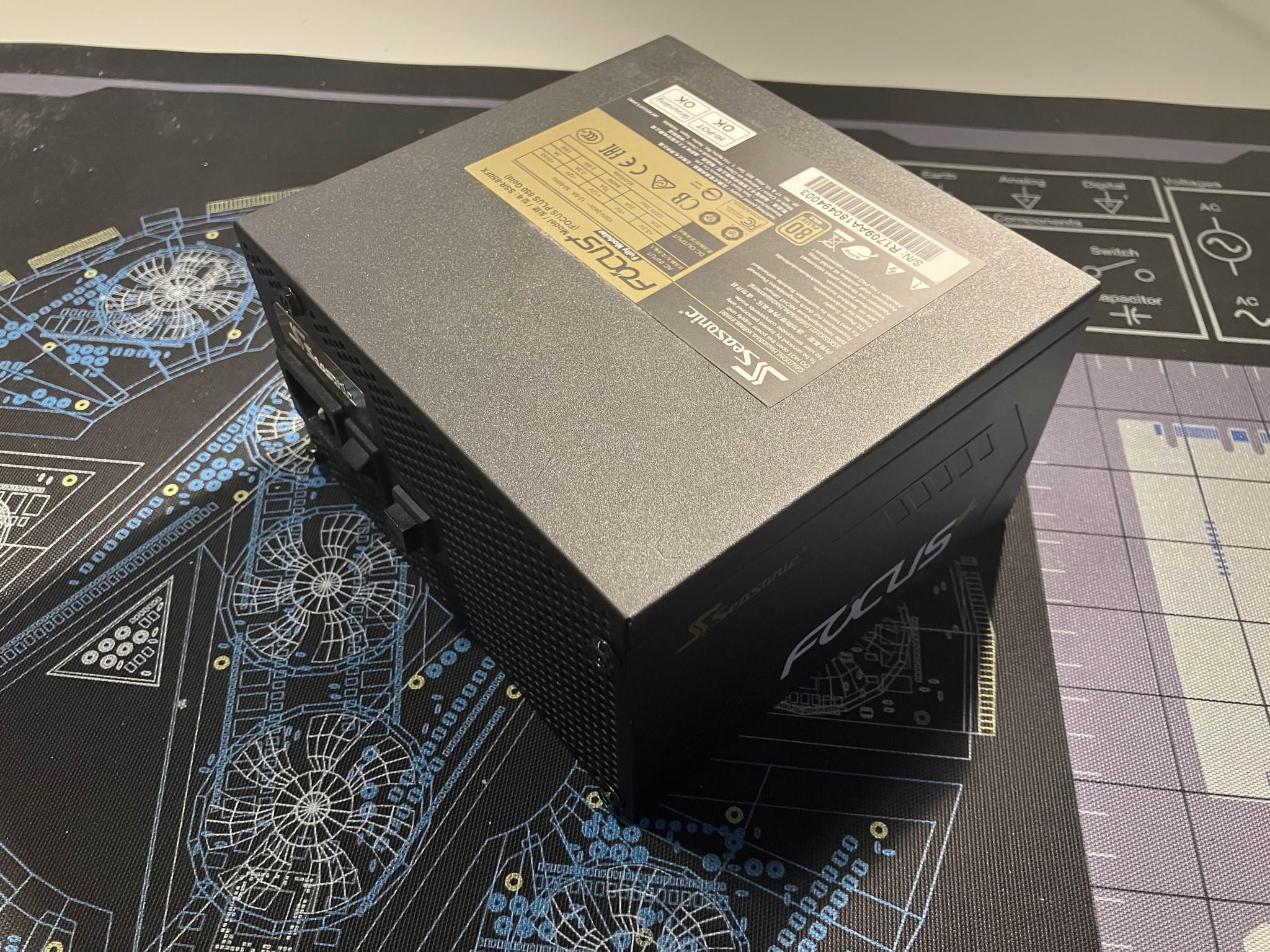 SeaSonic FOCUS Plus 850 Gold W/ CableMod Cables Modular PSU