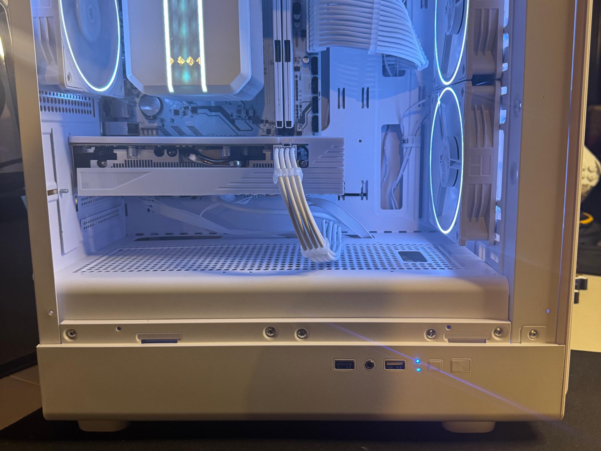 Fire Tech Labs: The Creator RYZEN 5 3500X / RX 5600 / 16gb ram / 512gb