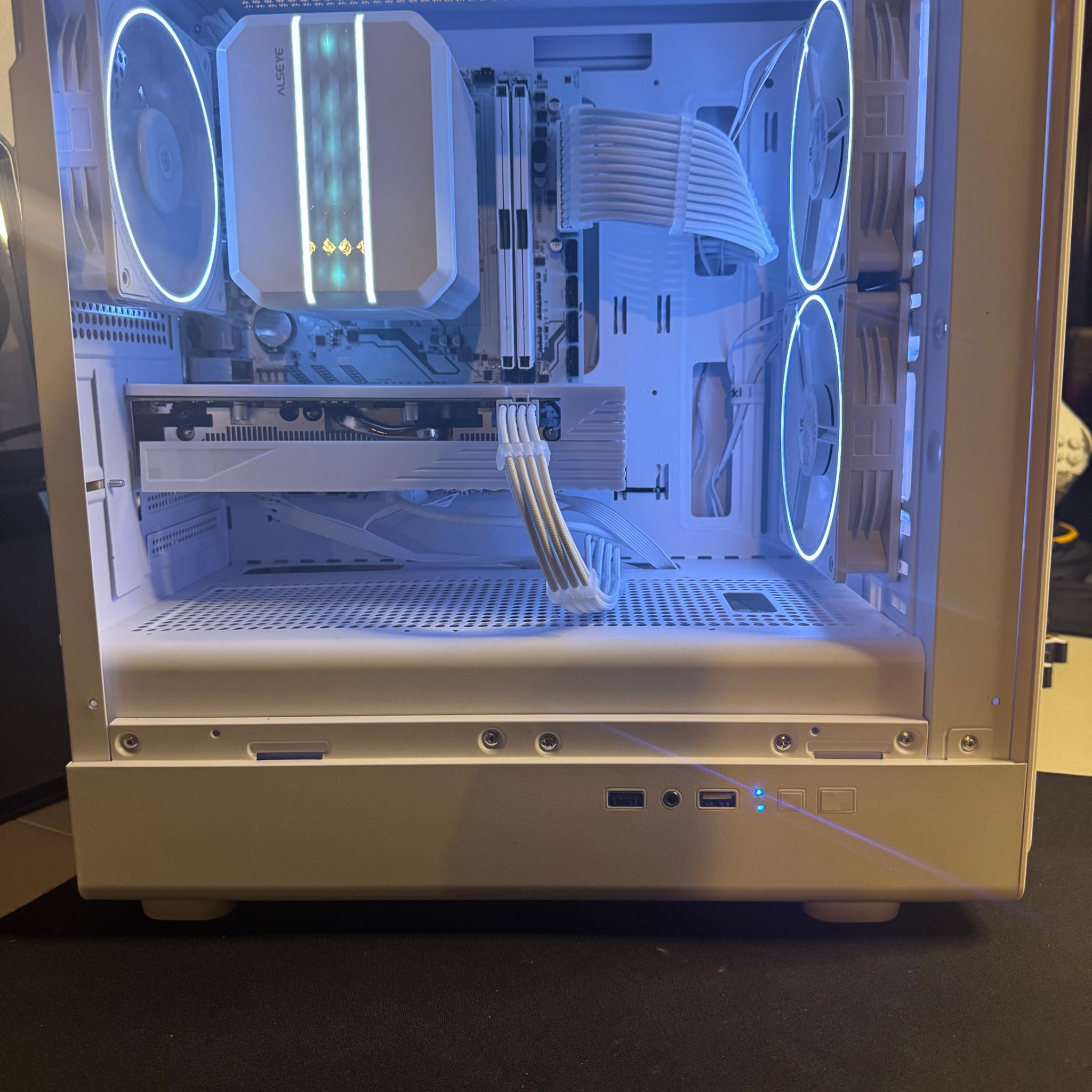 Fire Tech Labs: The Creator RYZEN 5 3500X / RX 5600 / 16gb ram / 512gb