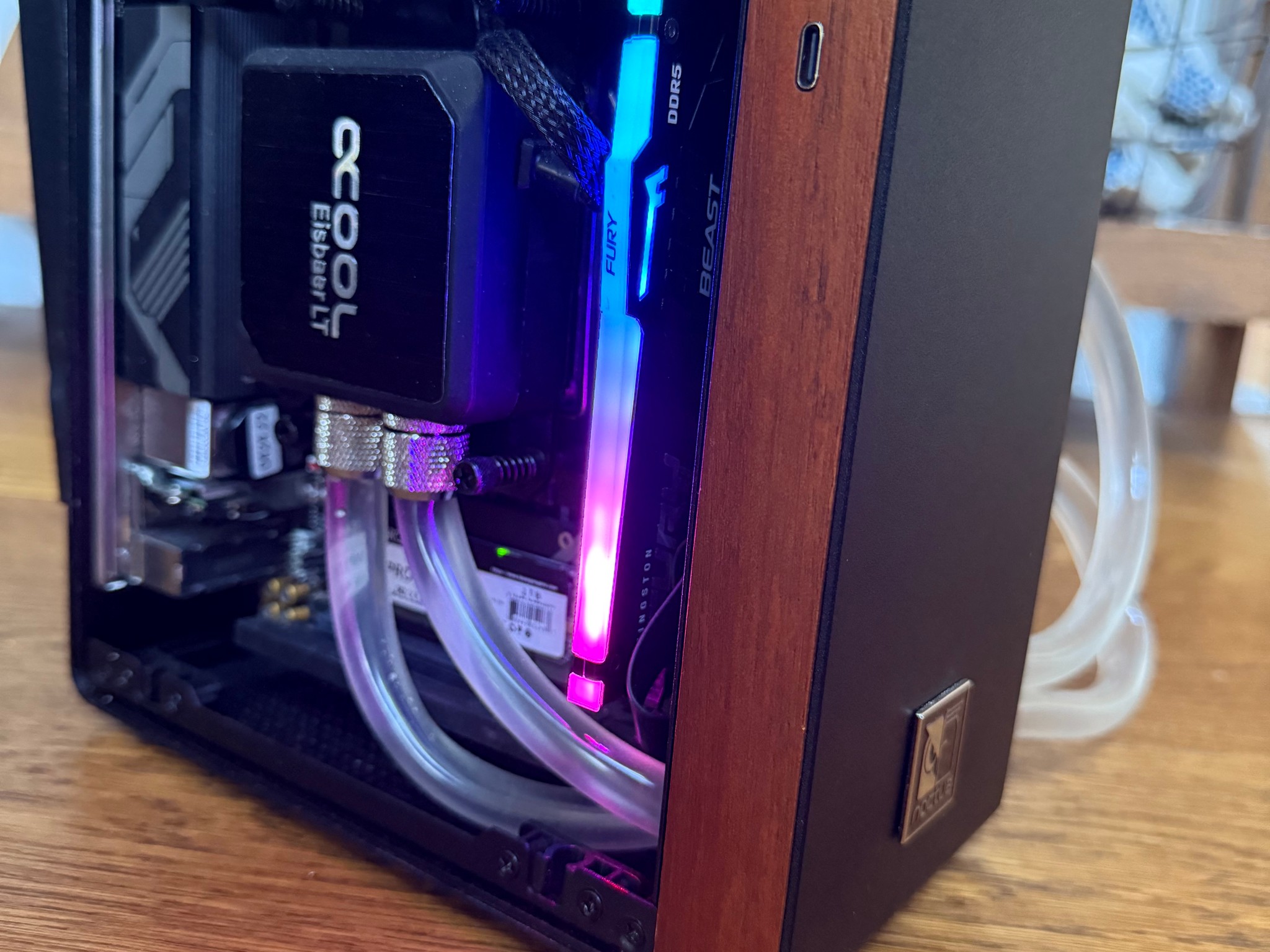 Ultra-Compact Custom Water-Cooled Gaming PC (4.5L)