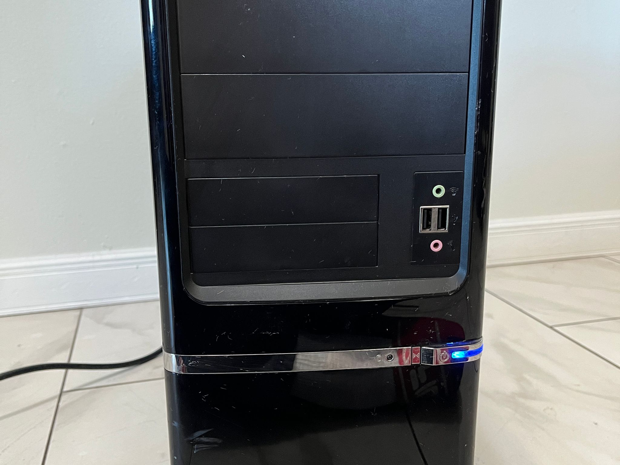 NVIDIA RTX 2060, Intel i3-10100, 16GB RAM, 500GB SSD, Sleeper Gaming PC w/ Wi-Fi & BT