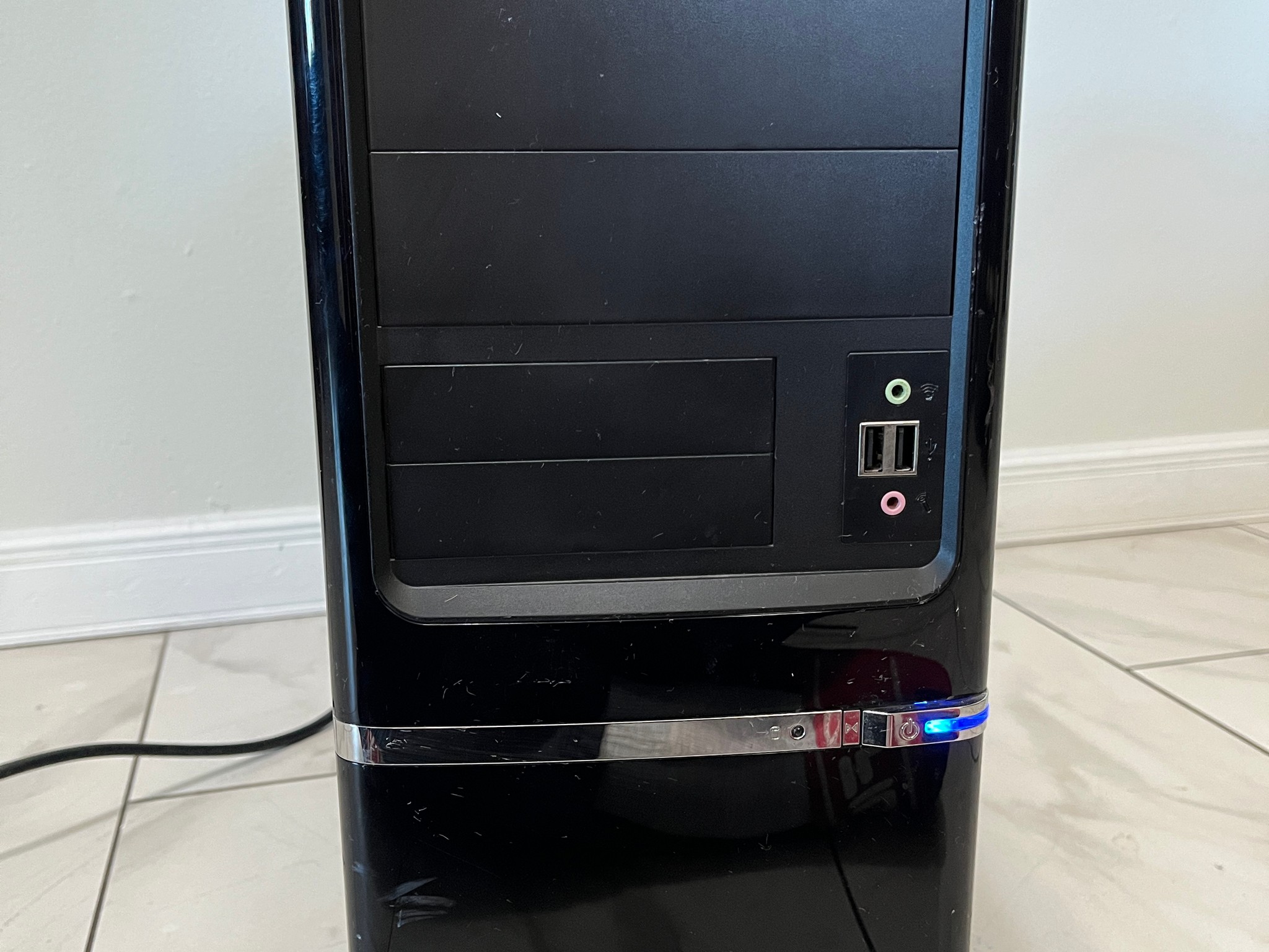 RTX 2060, Intel i3-10100, 16GB RAM, 500GB SSD, Sleeper Gaming PC w/ Wi-Fi & BT