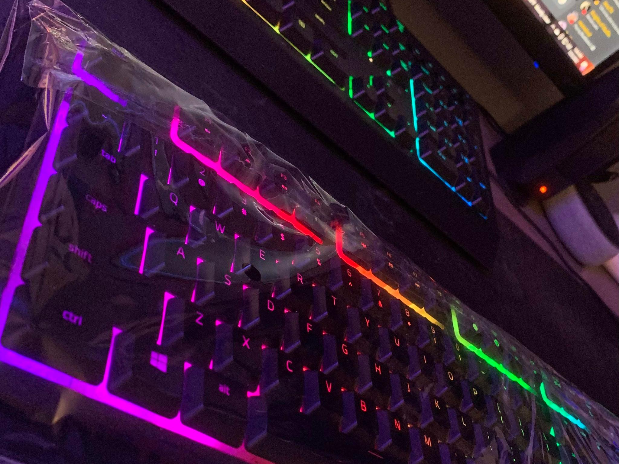 Razor Ornata Chroma Keyboard, comes with wrist rest