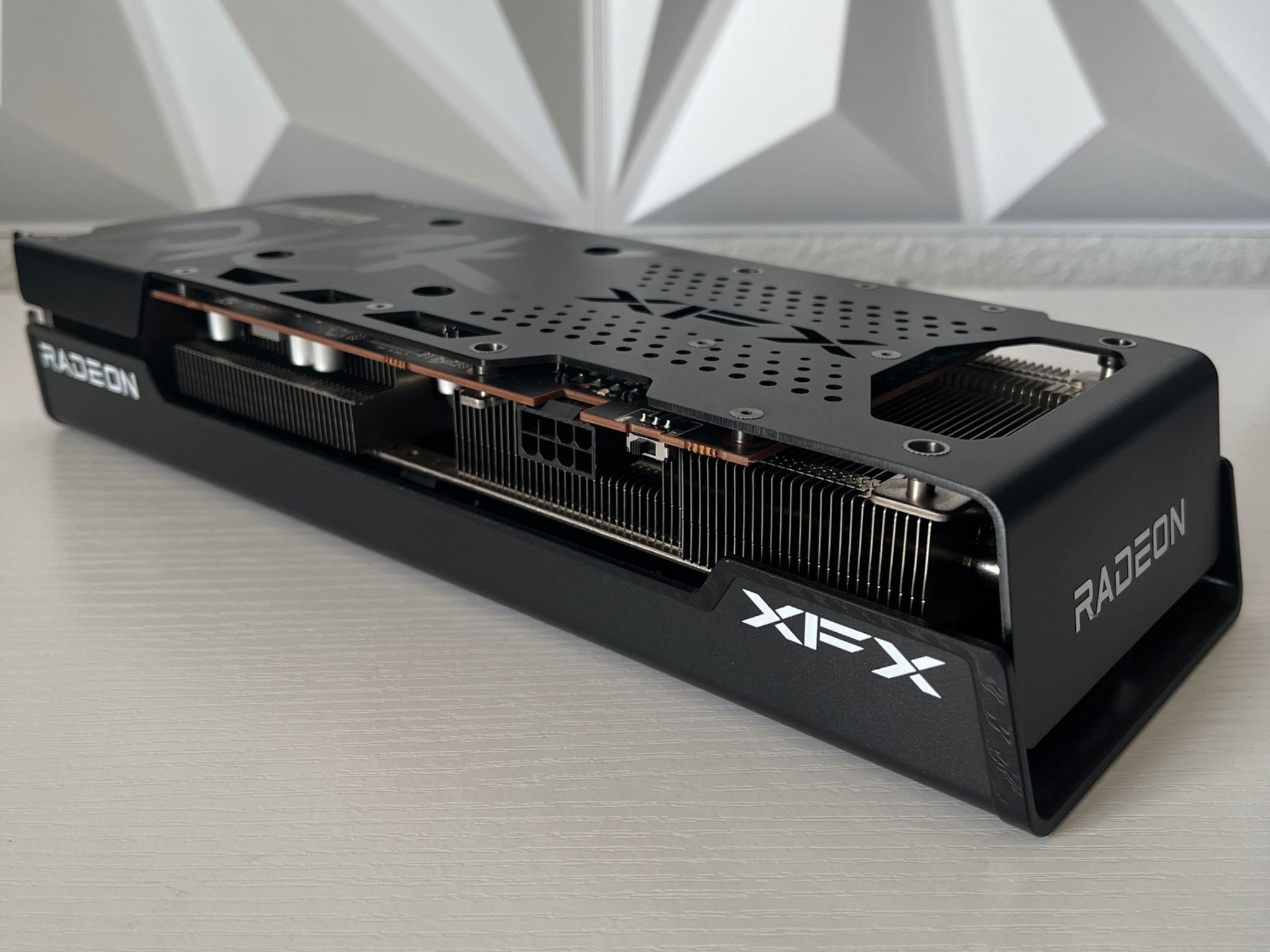XFX Speedster Radeon RX 6600 XT 8GB