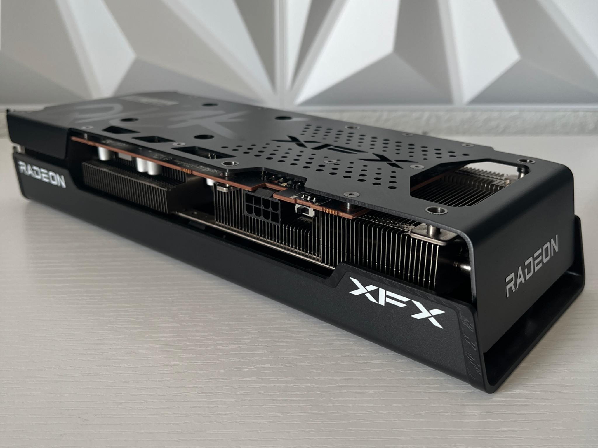 XFX Speedster Radeon RX 6600 XT 8GB