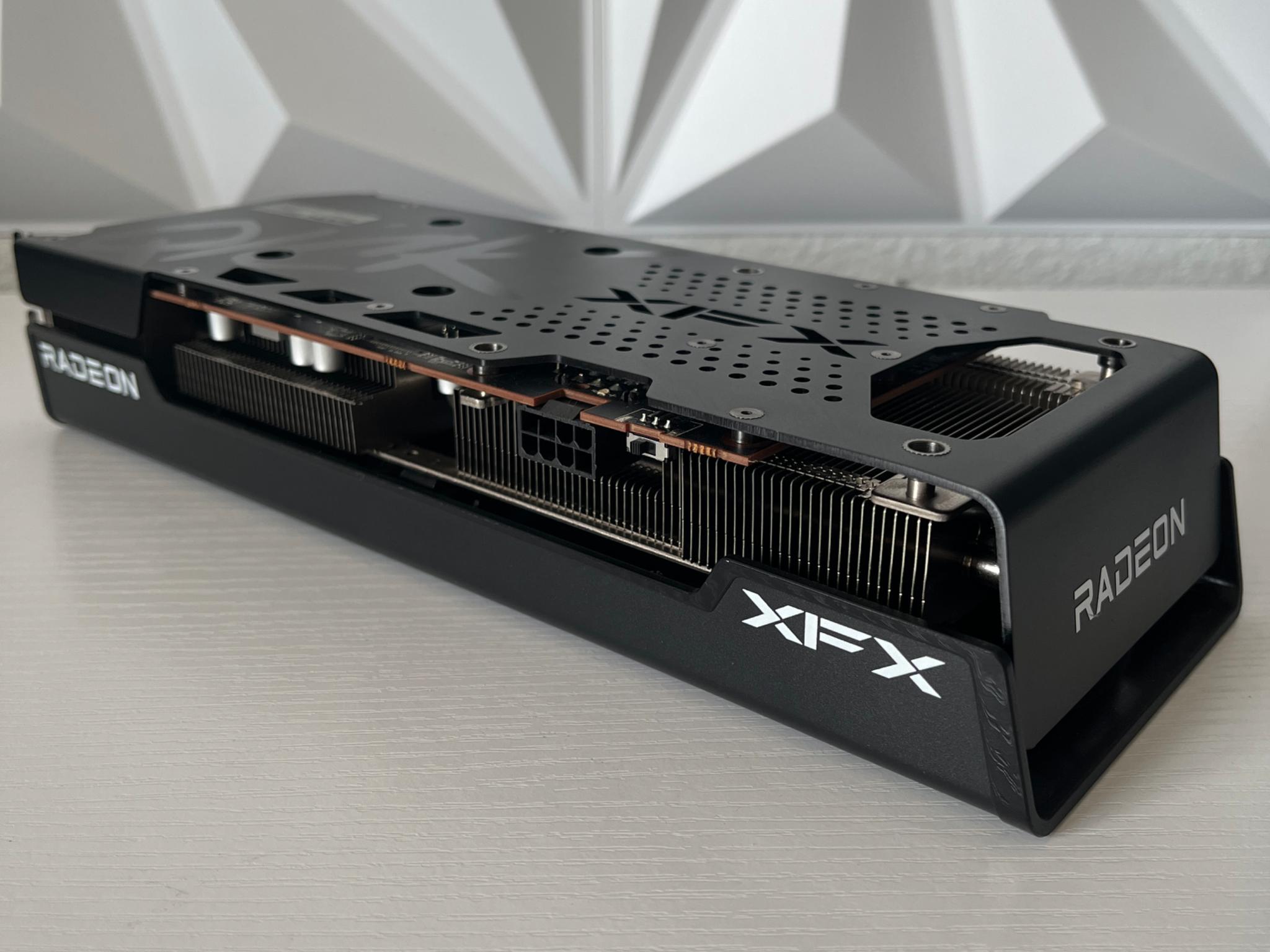 XFX Speedster Radeon RX 6600 XT 8GB