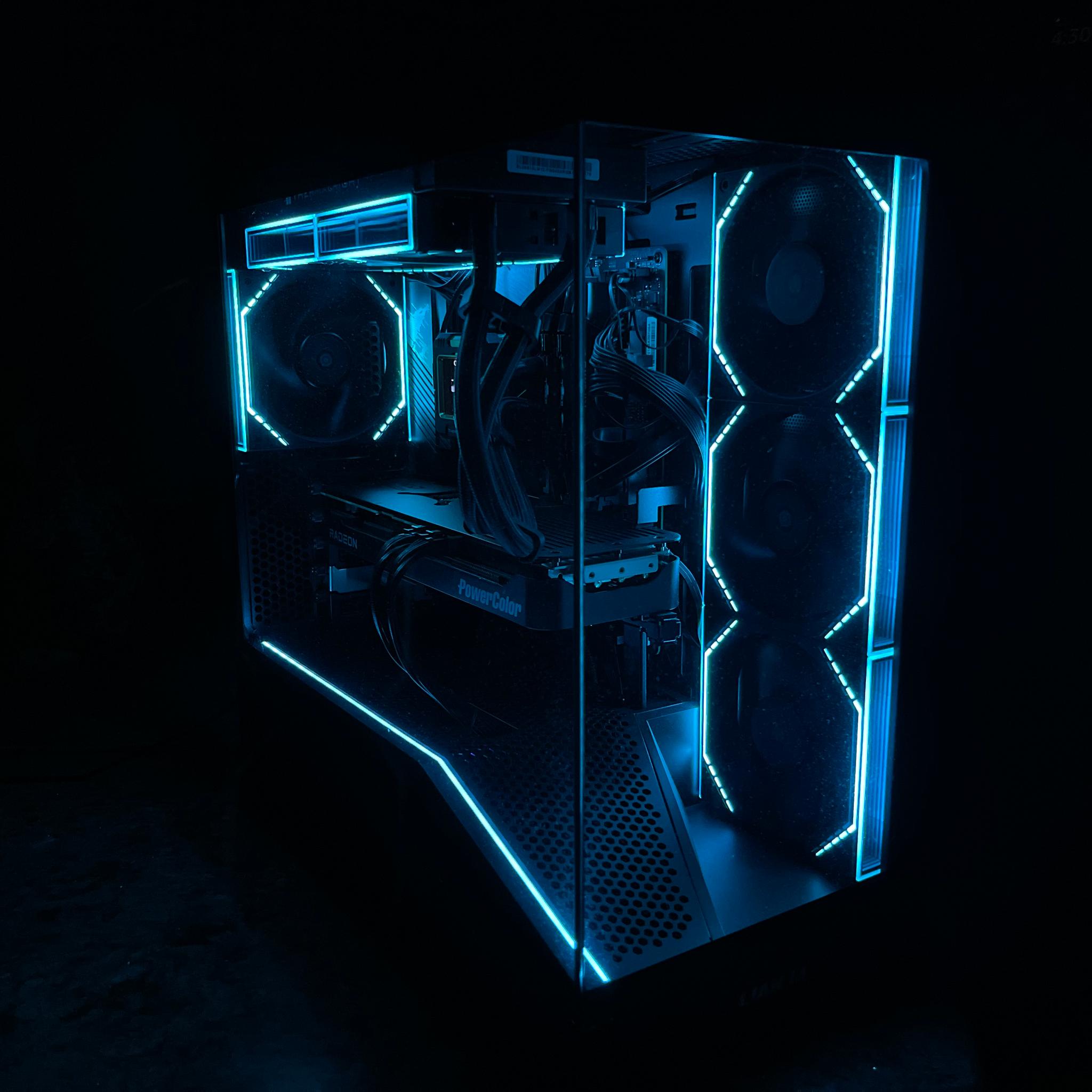 High End Gaming PC – i7‑14700K / RX 9070 XT / 32GB / 1TB With LCD Screen AIO
