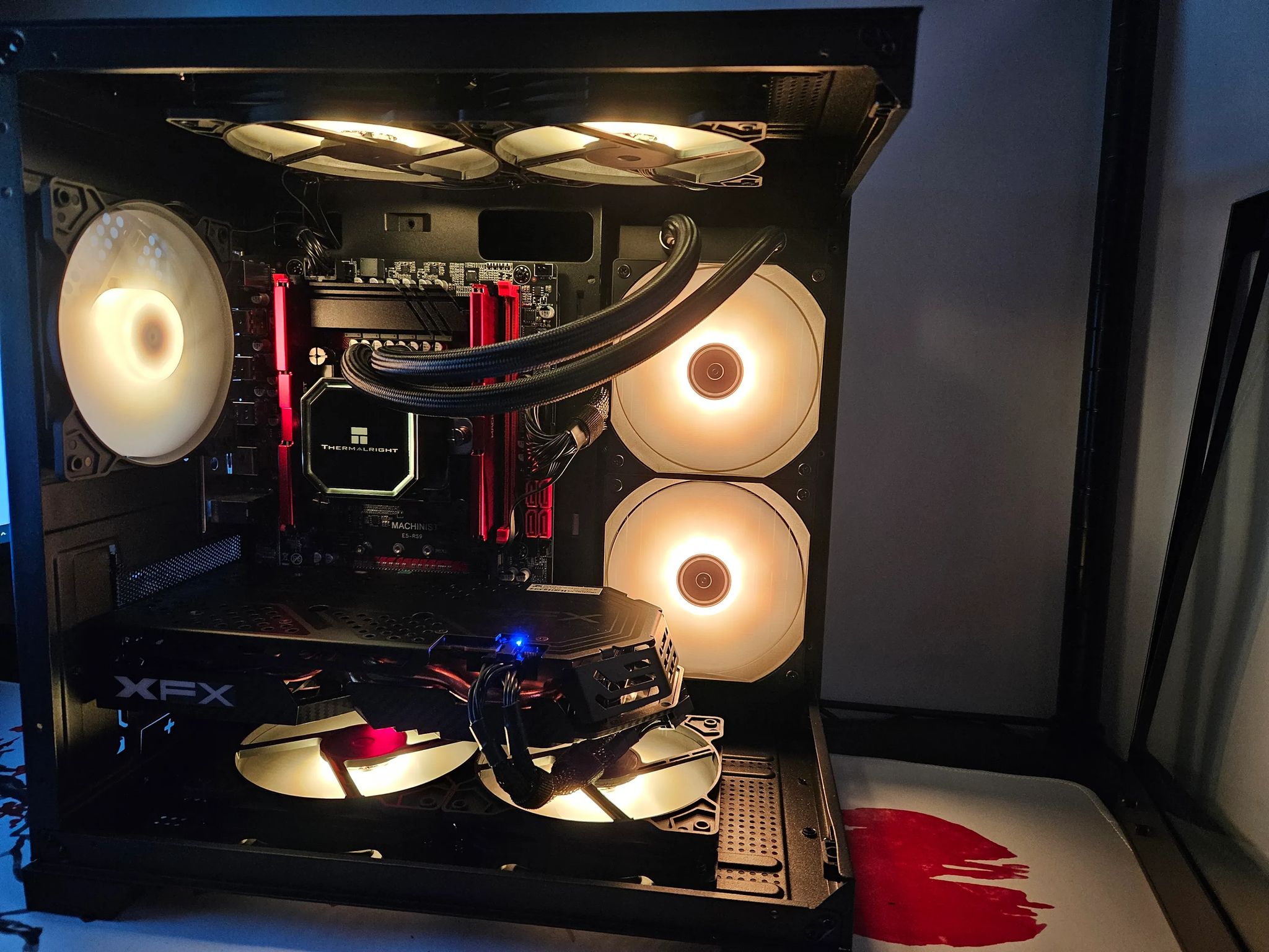 Liquid cooled Budget Beast Intel 10 core / 16GB DDR4 / 1TB SSD / RX580 8GB