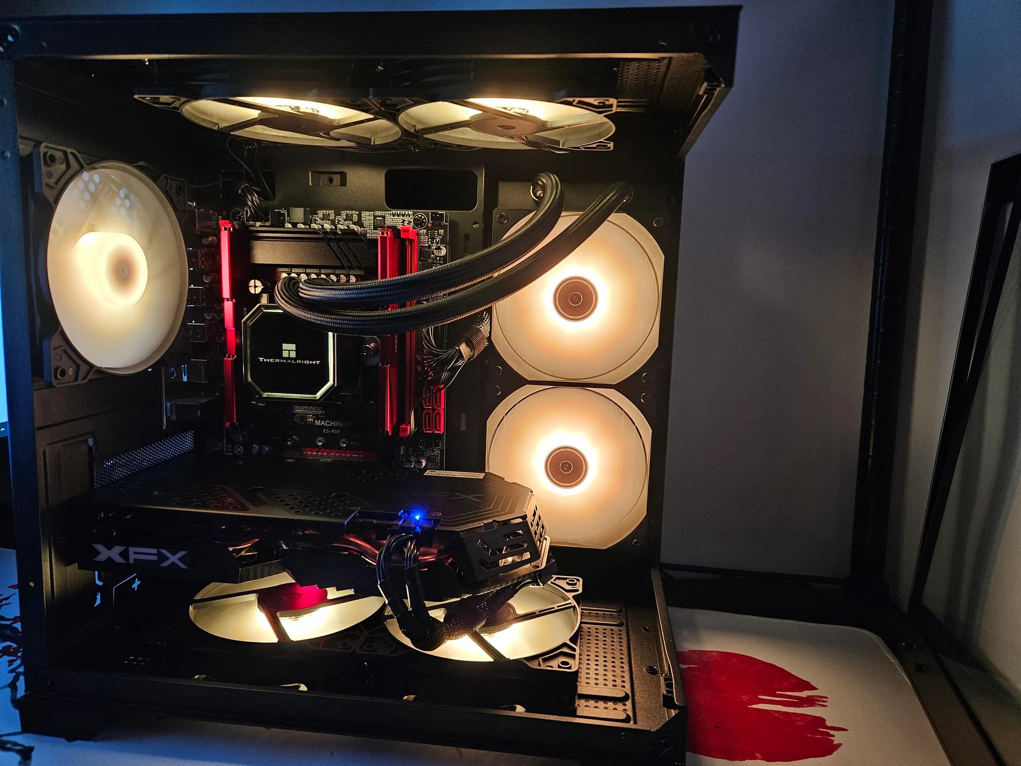 Liquid cooled Budget Beast Intel 10 core / 16GB DDR4 / 1TB SSD / RX580 8GB