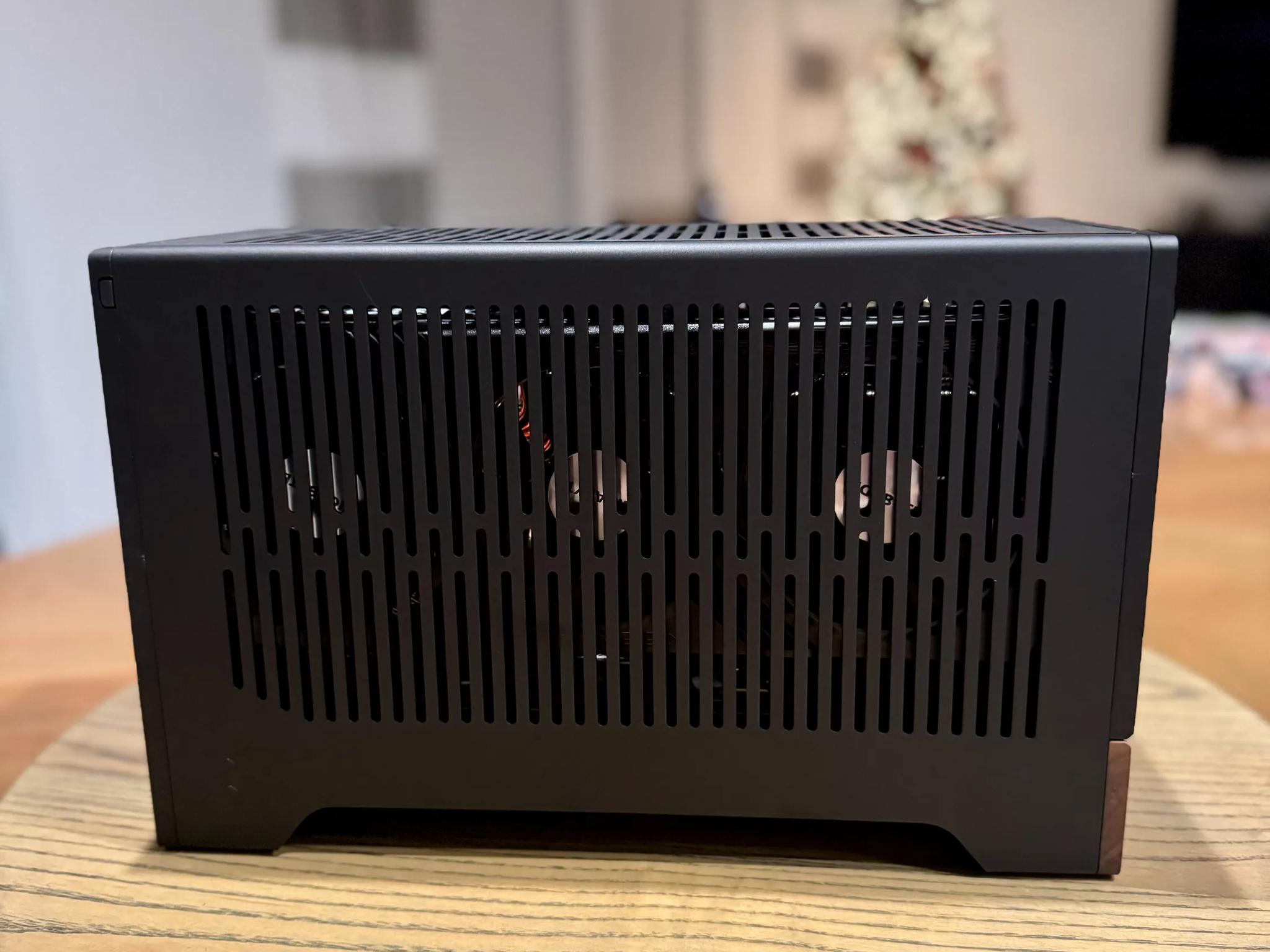 The Distinguished Gentleman 🎩 Fractal Terra, NVIDIA 4070 SUPER OC, RYZEN 7600X, 32GB RAM, 2TB SSD