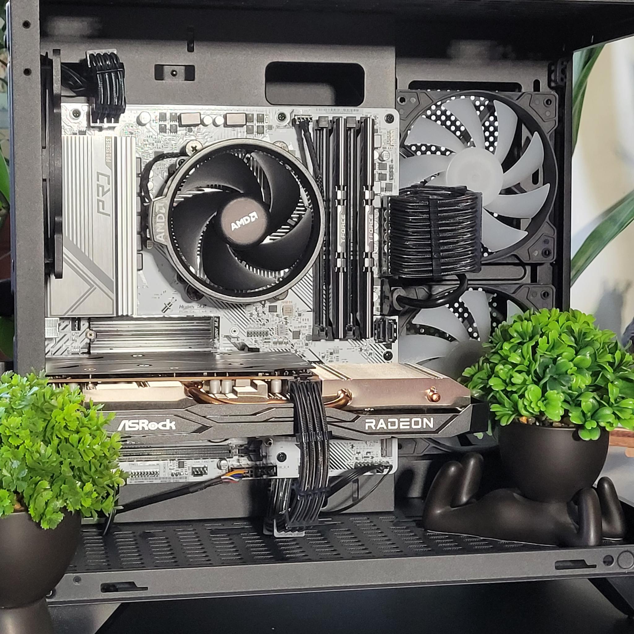 Ryzen 5 3600 | RX 6600 | 1TB DRAM SSD | 32GB RAM | Windows 11 activated