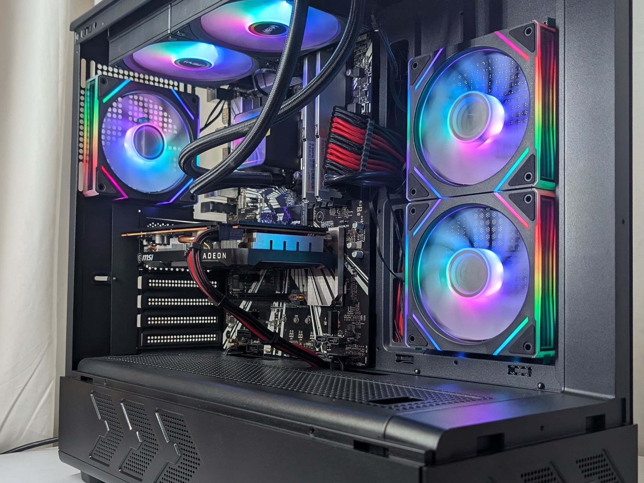 RX 6000 XT | I7 9700 | 16GB DDR4 | 650W | 500GB NVME