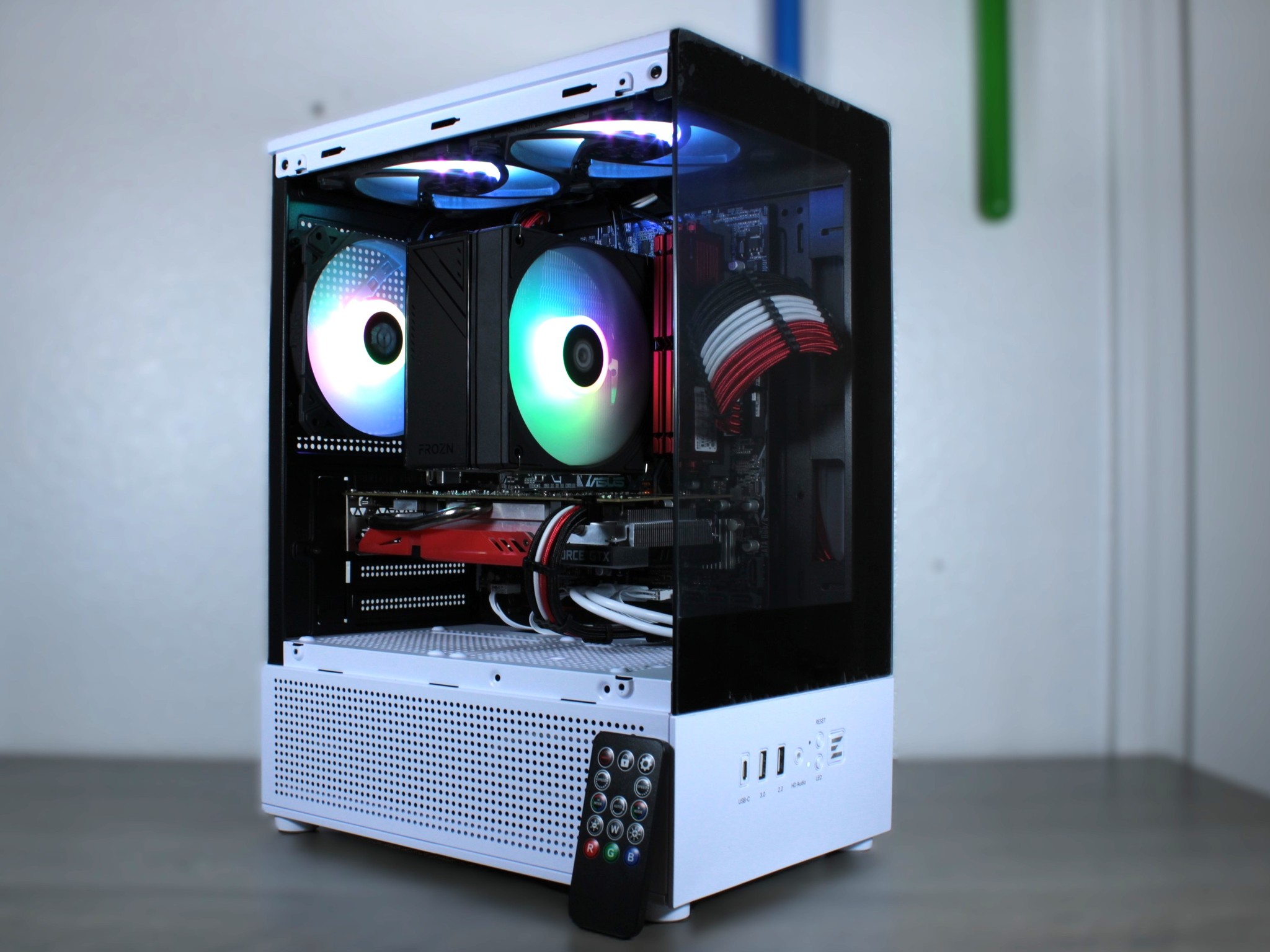GTX 1660 Super | Ryzen 5 2600 | 16 GB DDR4 Ram 3200 MHz | 512GB NVMe | WiFi | Windows 11 activated