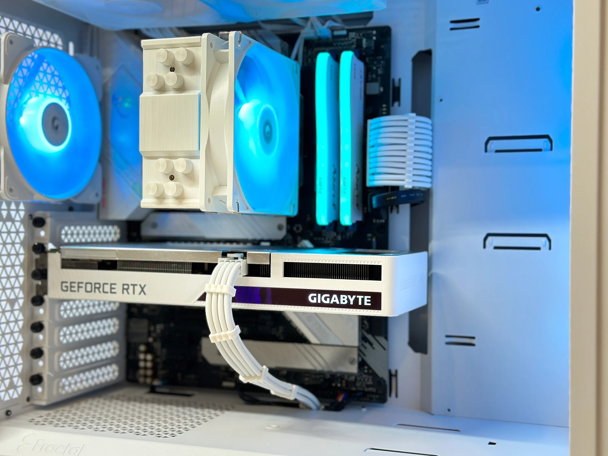 🌨️⚪Whiteout🌨️⚪-Gaming PC-Nvidia RTX 3060 12GB-AMD Ryzen 5 5500-16GB DDR4 -1TB NVME