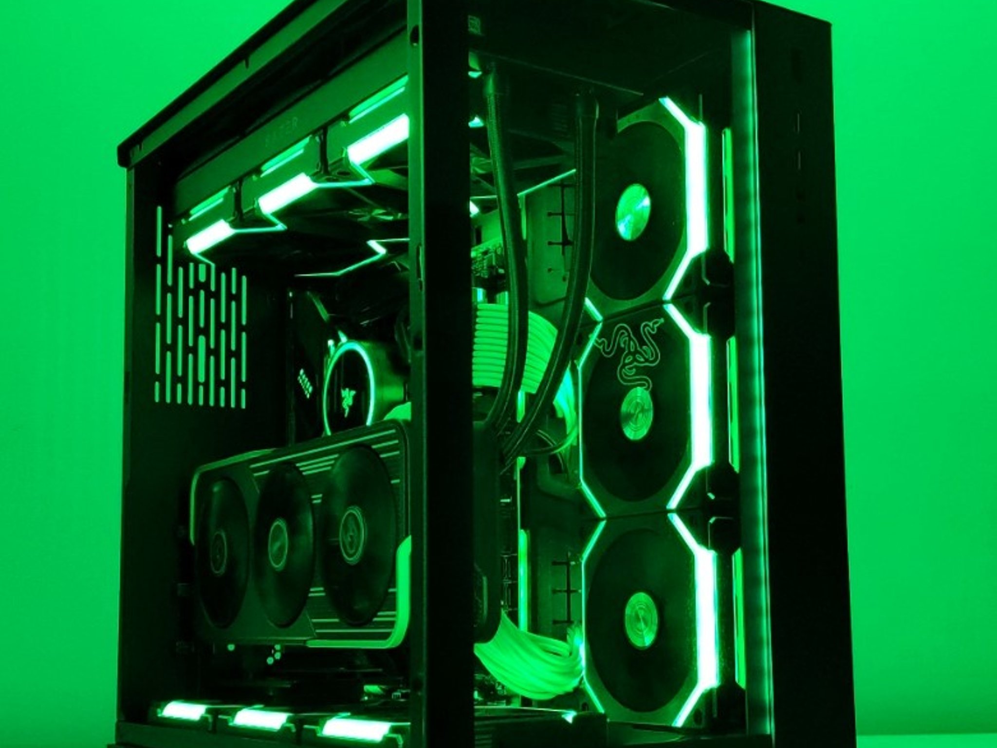 Limited Edition ALL RAZER/Lian Li Powerhouse PC!!!  5800X3D - 6950XT - 32GB - 2TB