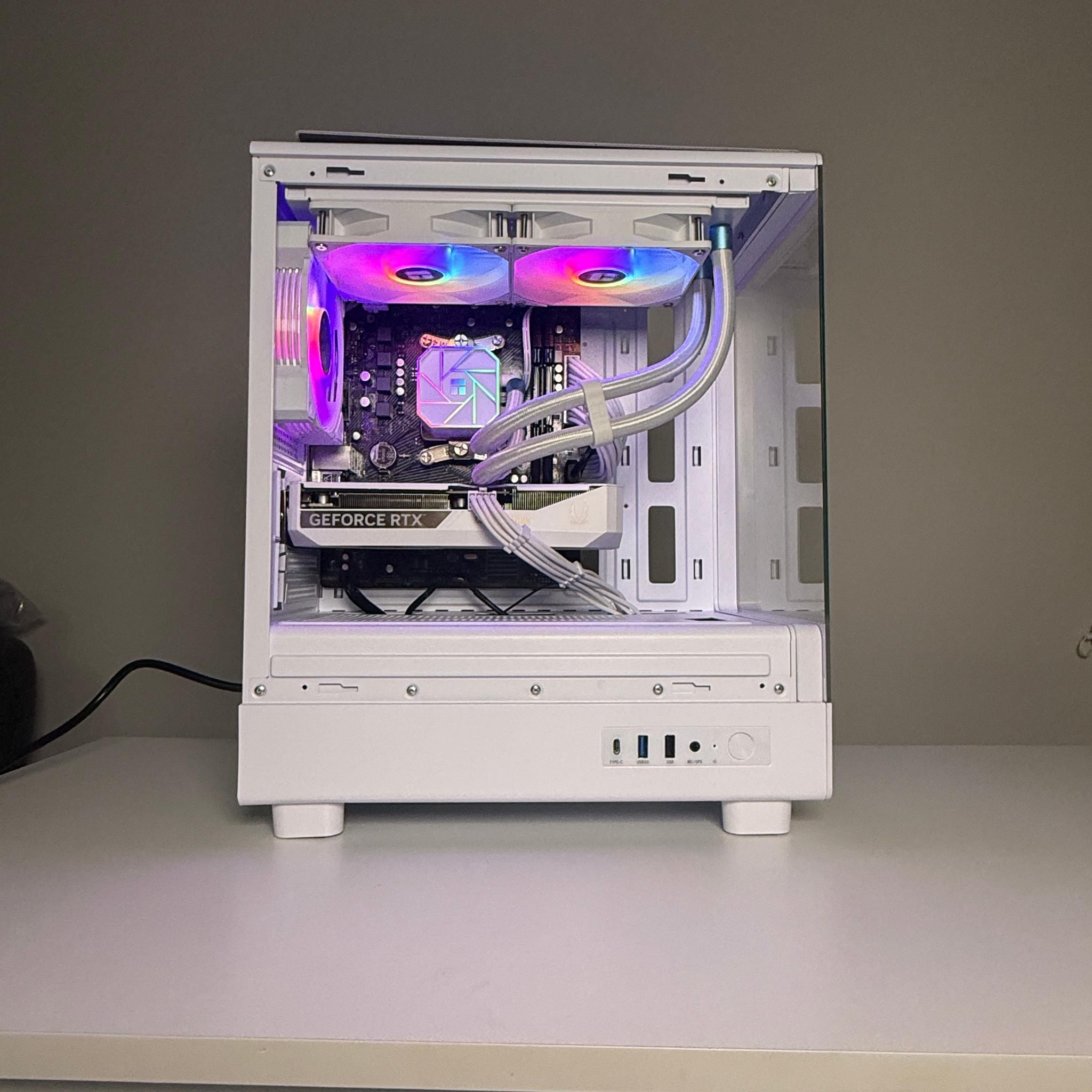 1440p High FPS White🔸RTX 5060 ti 16gb| Ryzen 5 7600x|240mm Aio Water Cooled